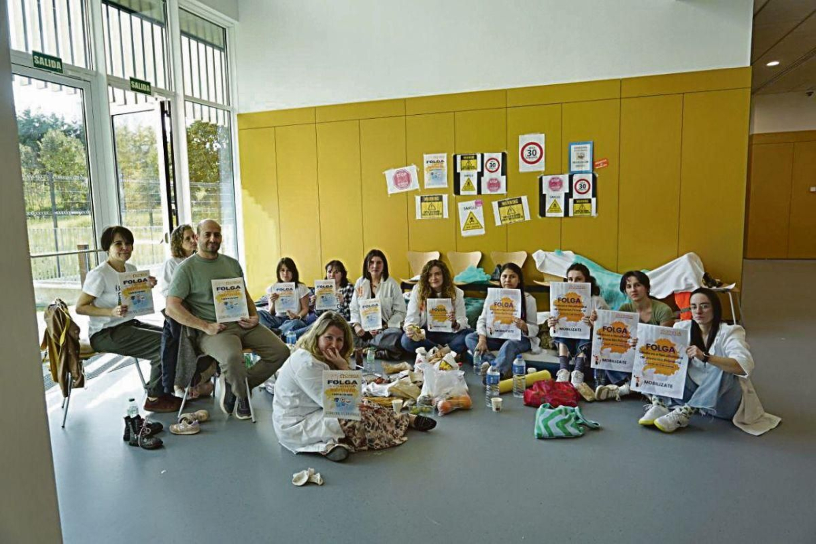 Los facultativos de Primaria, en huelga desde el pasado 2 de marzo, mantendrán el encierro hasta que se abra el diálogo.