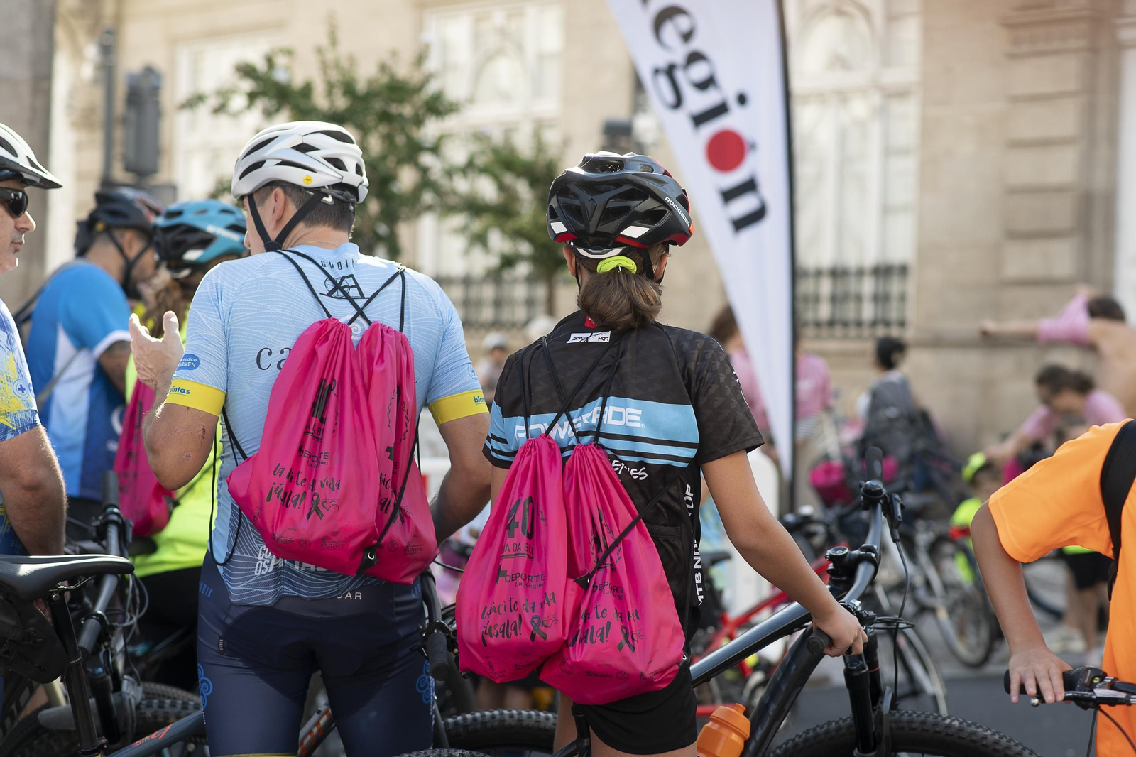 Galería | Ourense disfruta de un Día da Bici con sol, ambiente familiar y regalos