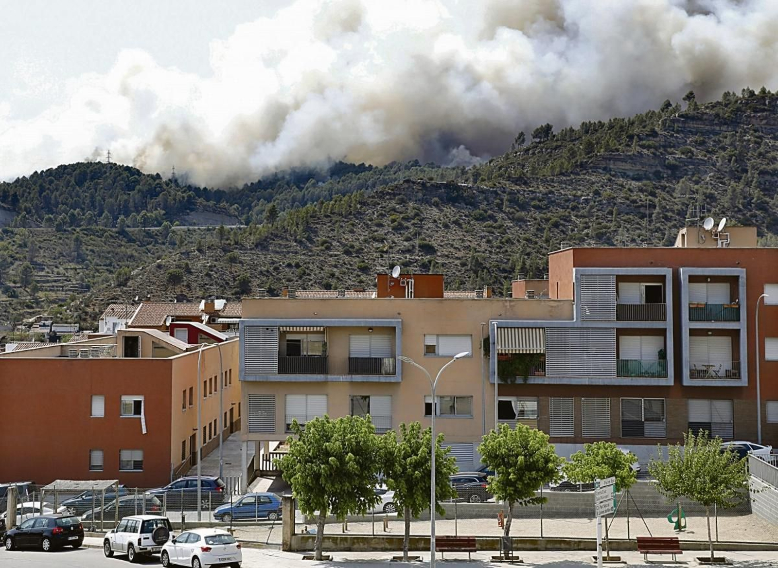 El incendio declarado en el Pont de Vilomara, en Cataluña.