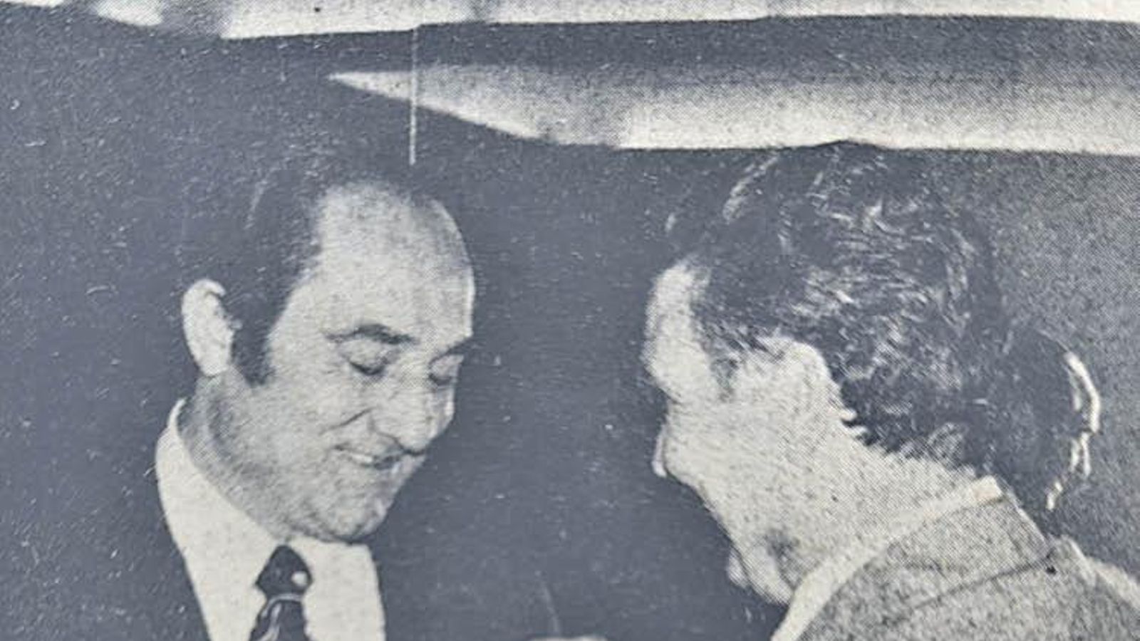 12 mayo 1976_Luis Cid Carriega recibiendo la.jpg_web