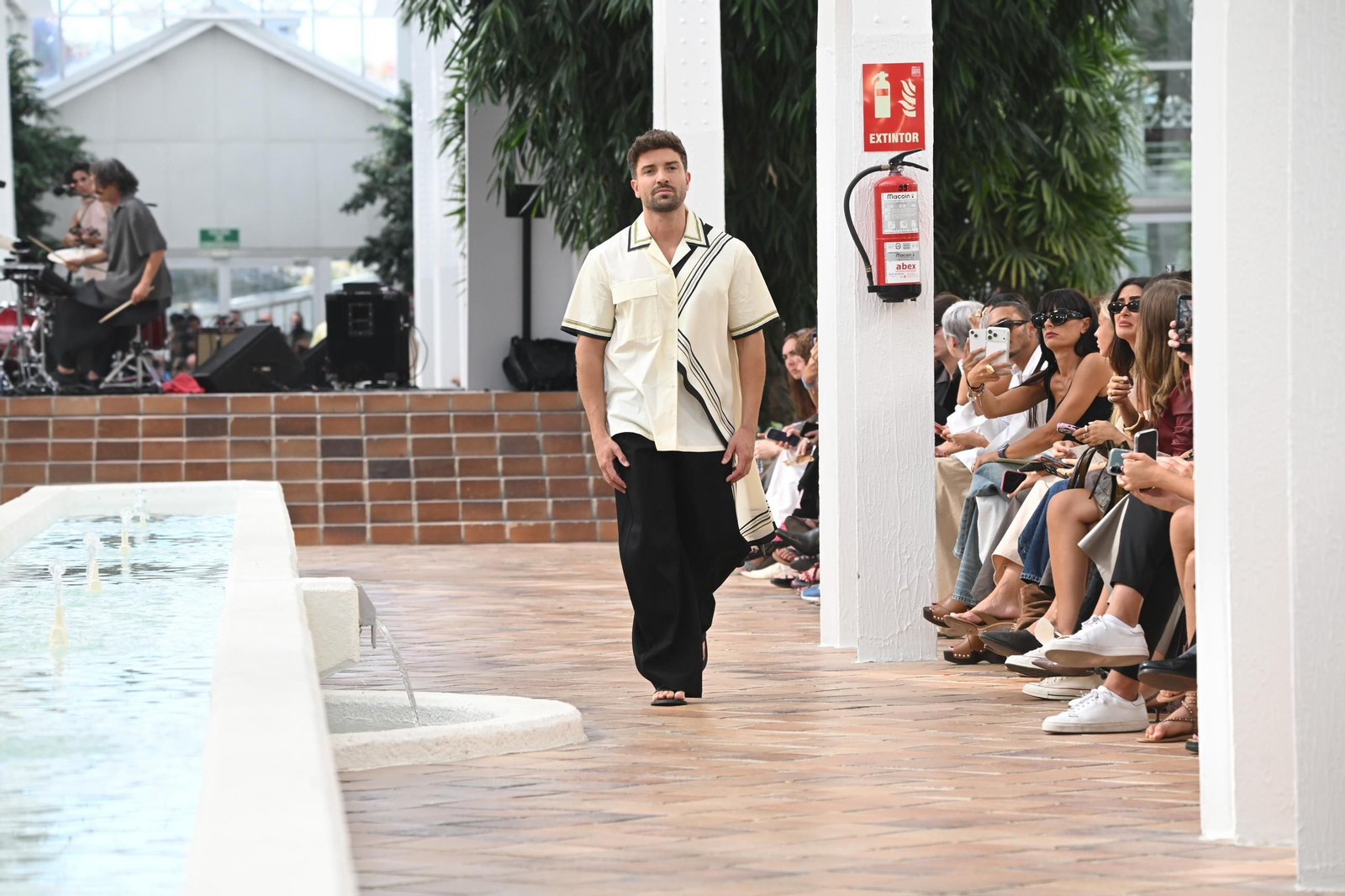 Todos los diseños presentados por Adolfo Domínguez en su regreso a la Fashion Week, en fotos