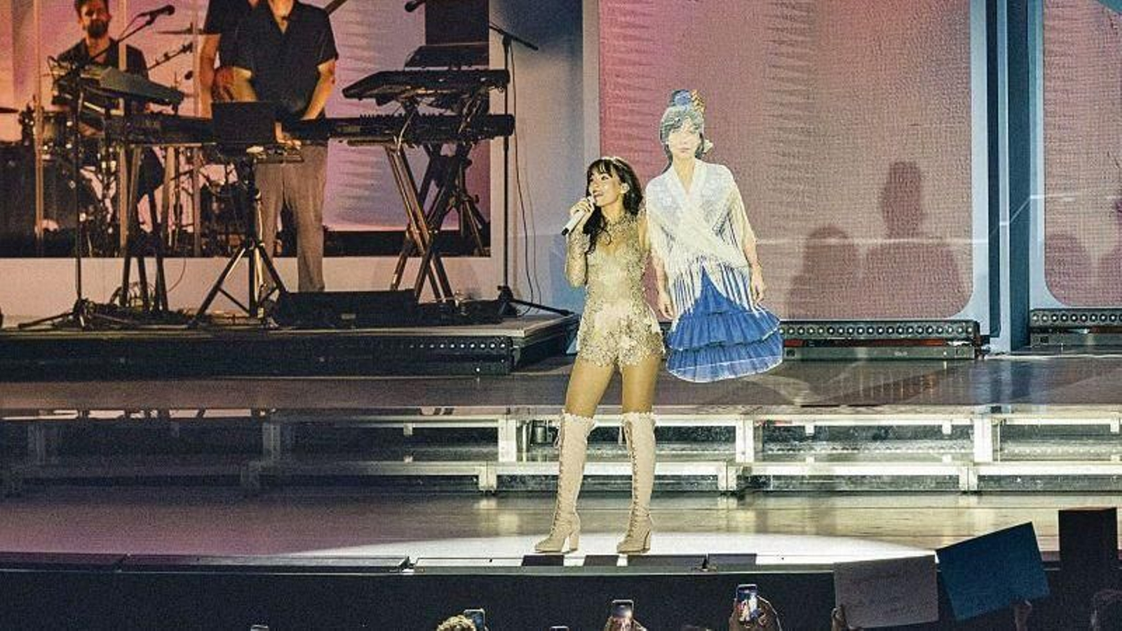 Aitana Ocaña durante su actuación en el Icónica Sevilla Fest.