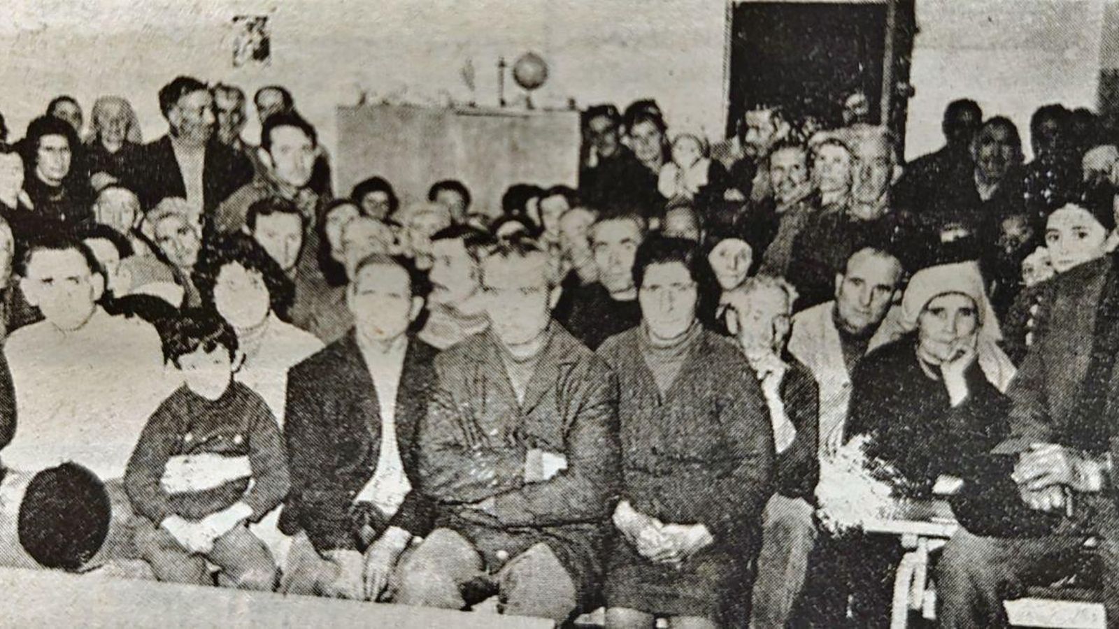 Asistentes a la clausura de cursillo en Parrelos (Sarreaus).