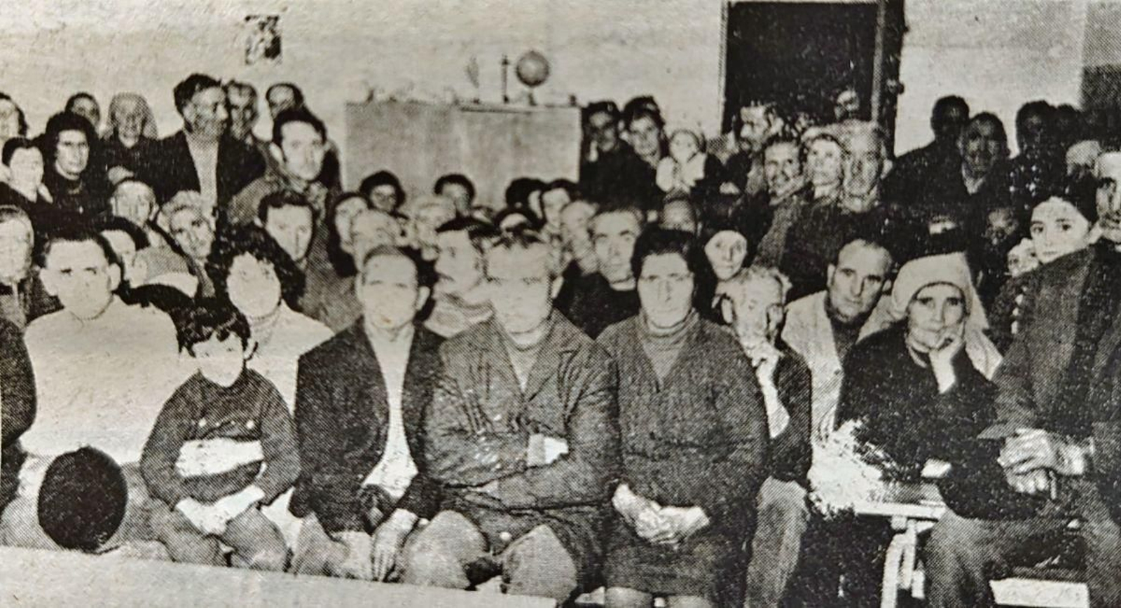 Asistentes a la clausura de cursillo en Parrelos (Sarreaus).