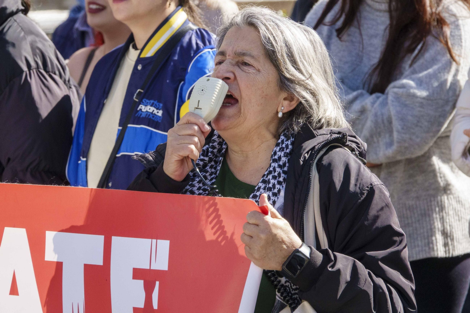 Galería | Las calles de Vigo se pintan de morado por el Día Internacional de la Mujer