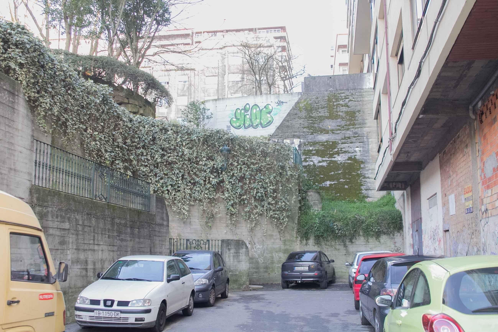 El lateral del parque Cela acogerá un ascensor  entre Pi y Margall y Torrecedeira.