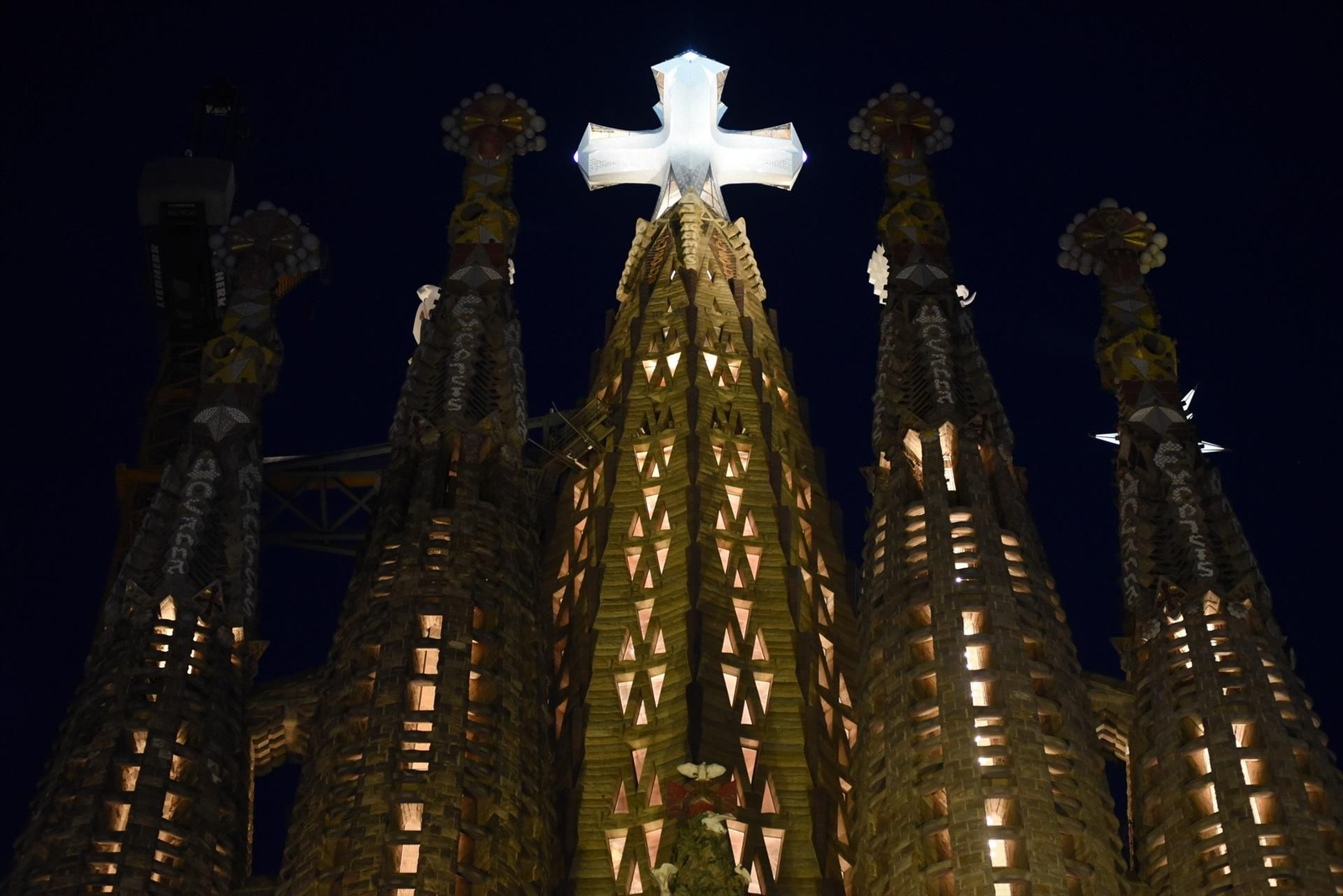 Galería | El papa León XIV se despide de Barcelona: misa y bendición en la Sagrada Familia