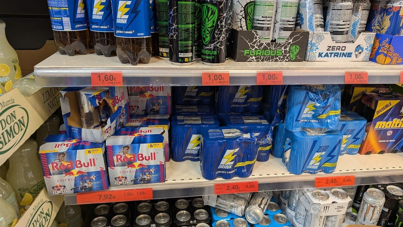 Imagen de archivo de bebidas energéticas.