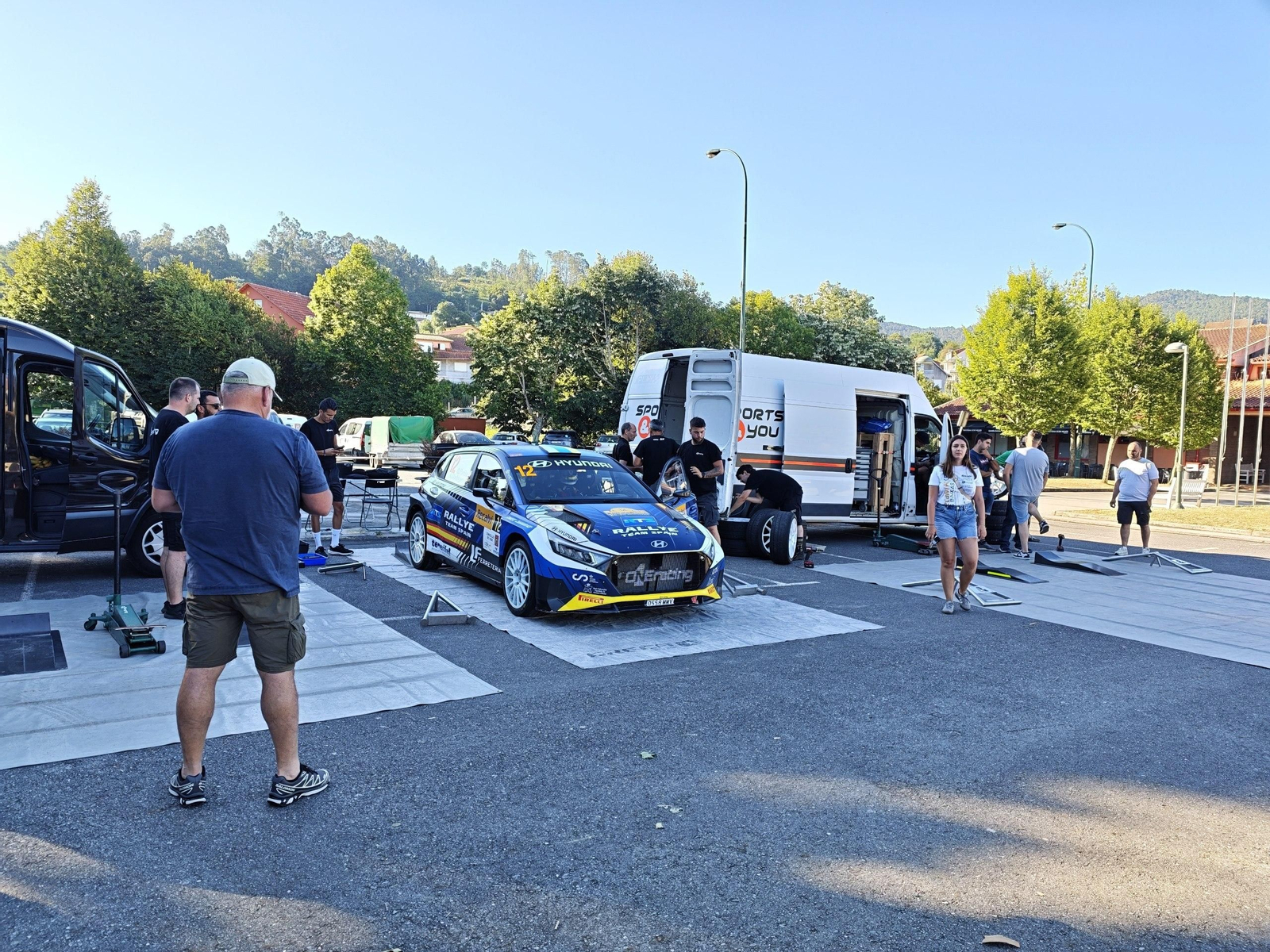 Galería | Los coches se apoderan de Vigo en el primer día del Rally Rías Baixas