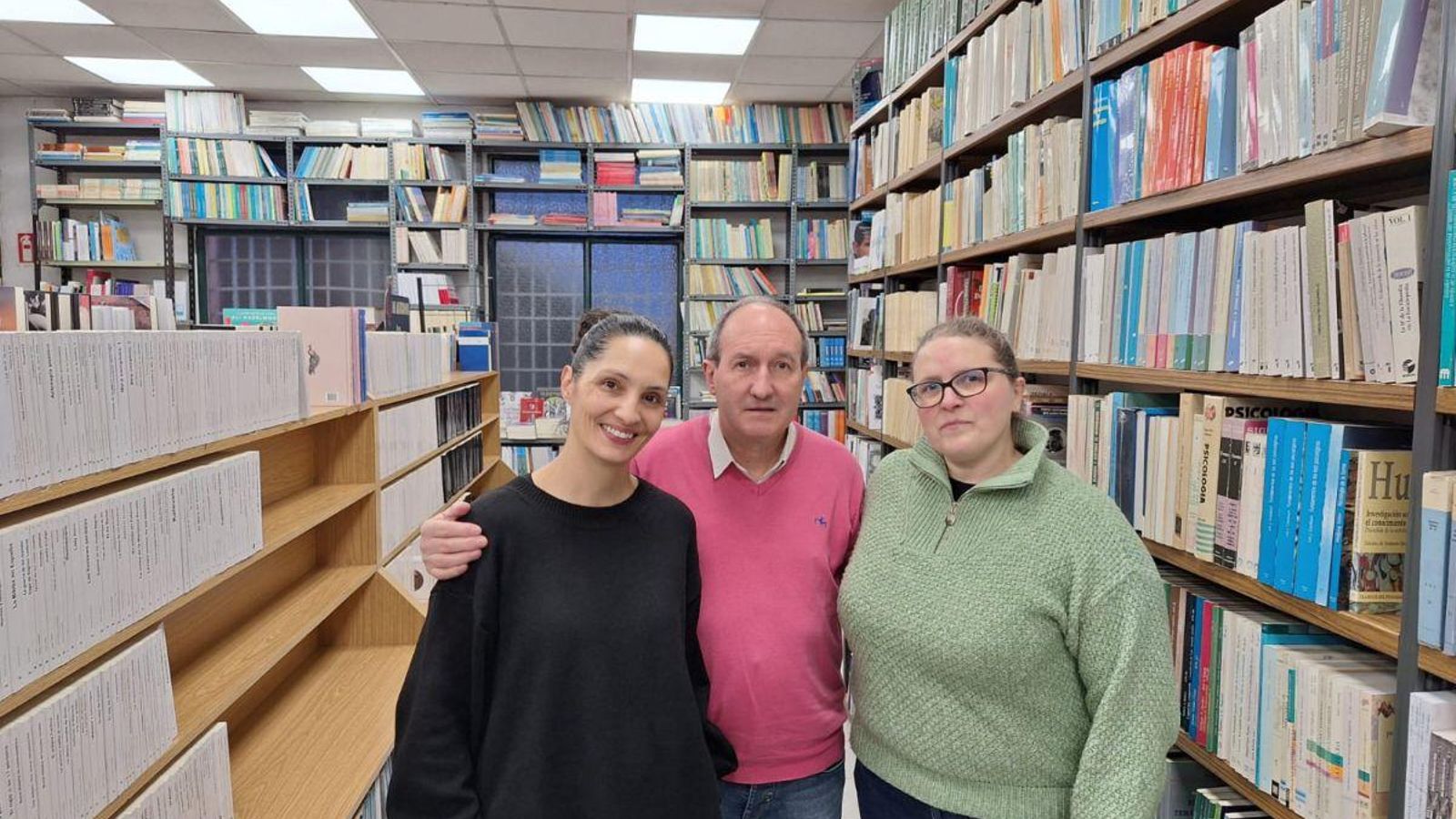 Rut, Moncho e Leticia na Librería Tanco.