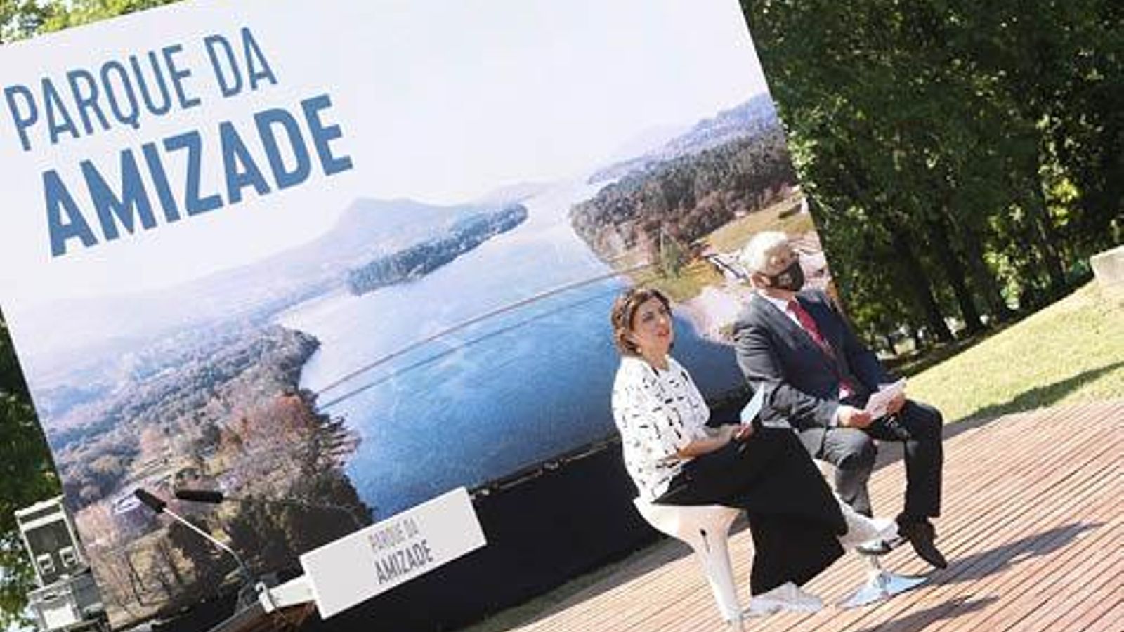 La alcaldesa de Tomiño y el regidor de Cerveira.