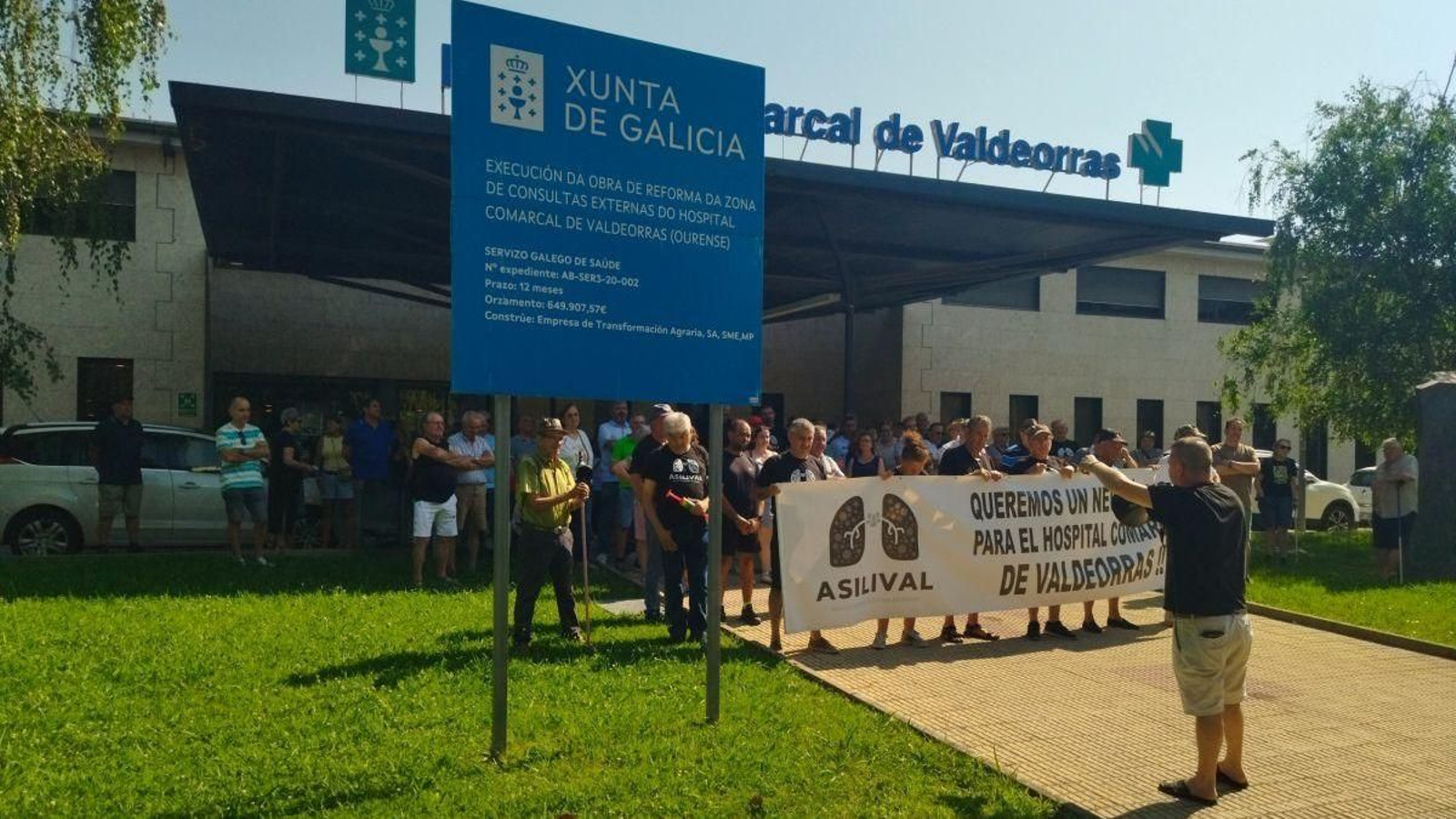Concentración de este jueves, ante el Hospital de O Barco de Valdeorras.