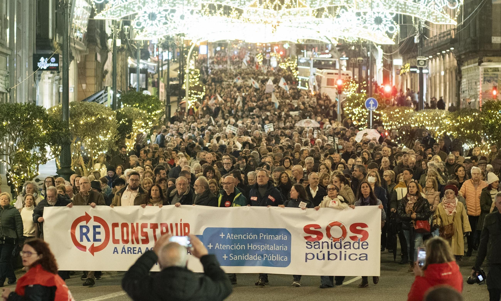 Vigo y su área se movilizan en una masiva manifestación para salvar la sanidad pública