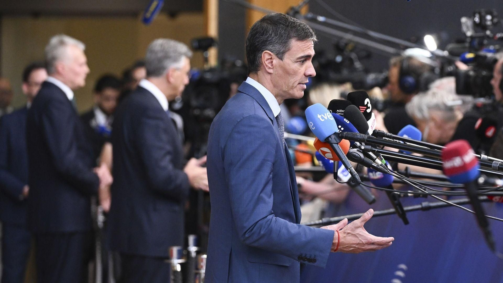 El presidente del Gobierno, Pedro Sánchez, en declaraciones a la prensa a su llegada la Consejo Europeo en Bruselas.
