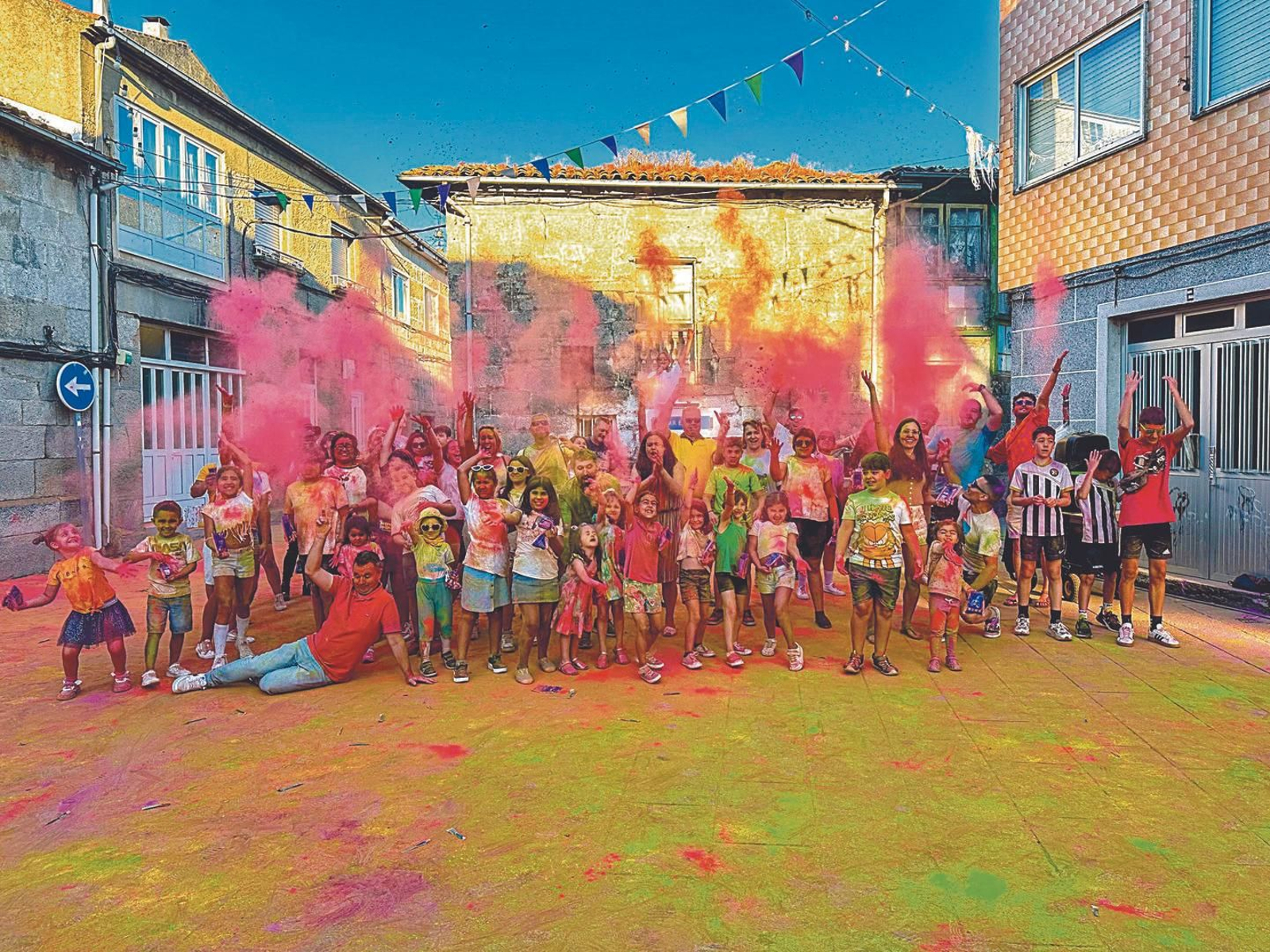 Xinzo dice adiós a sus fiestas con la Color Party Run.