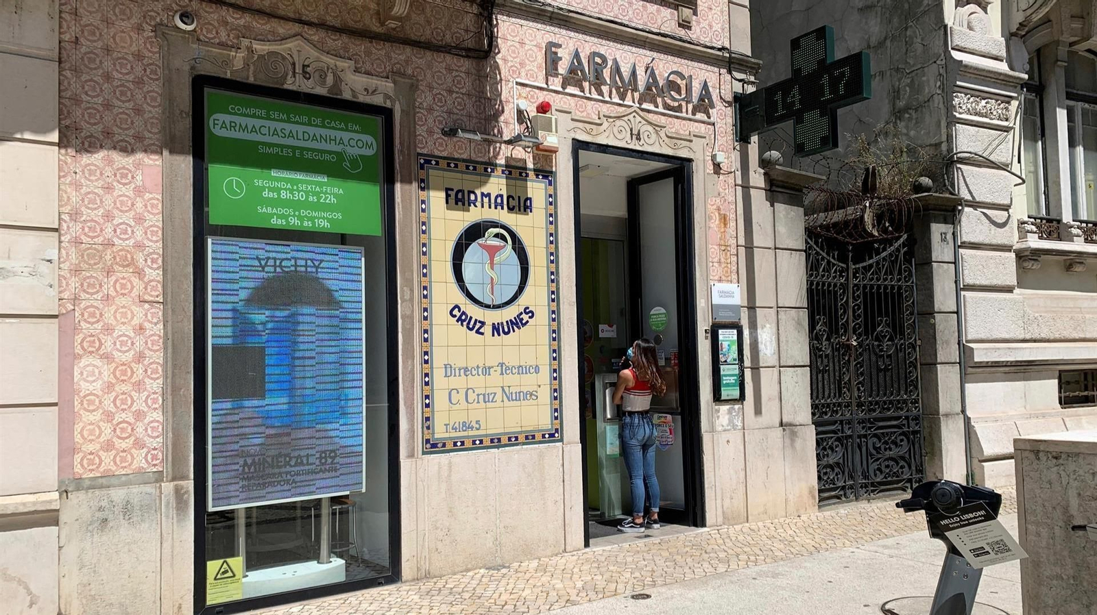 Imagen de una calle de Lisboa. (EFE)