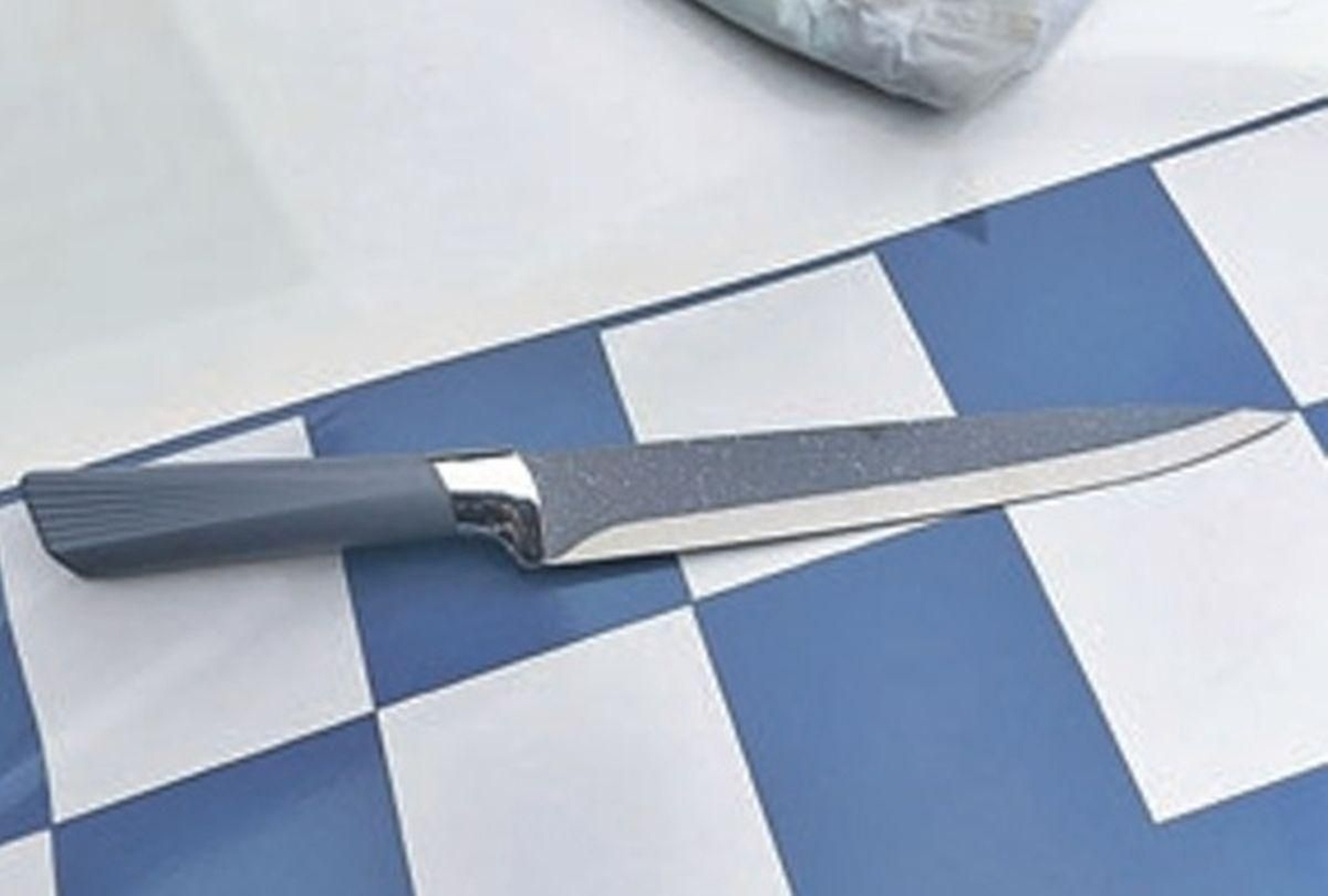 Cuchillo utilizado en el asalto en un banco de Curros Enríquez.