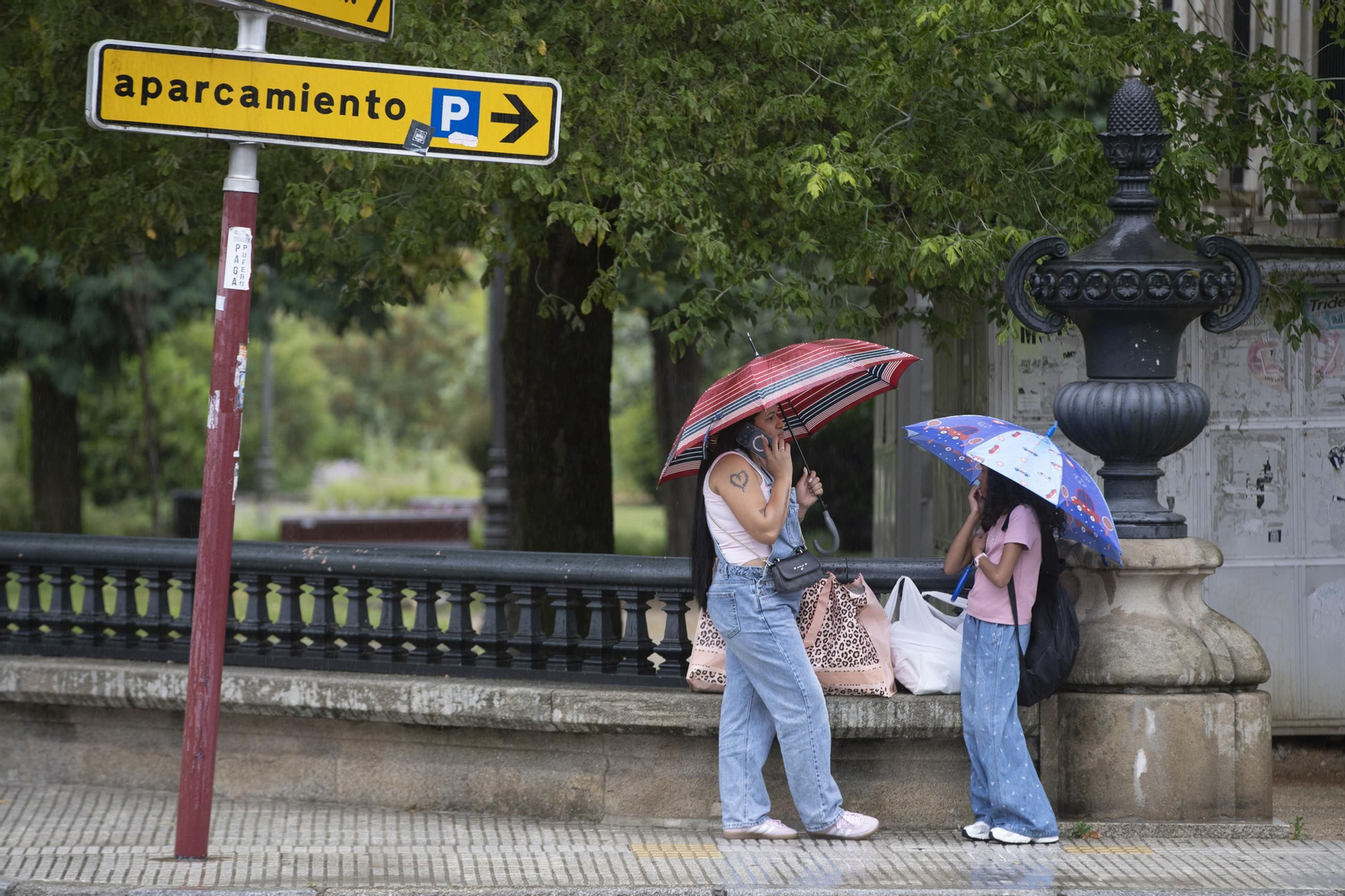 Galería | Una tormenta de verano deja Ourense pasada por agua y desploma los termómetros