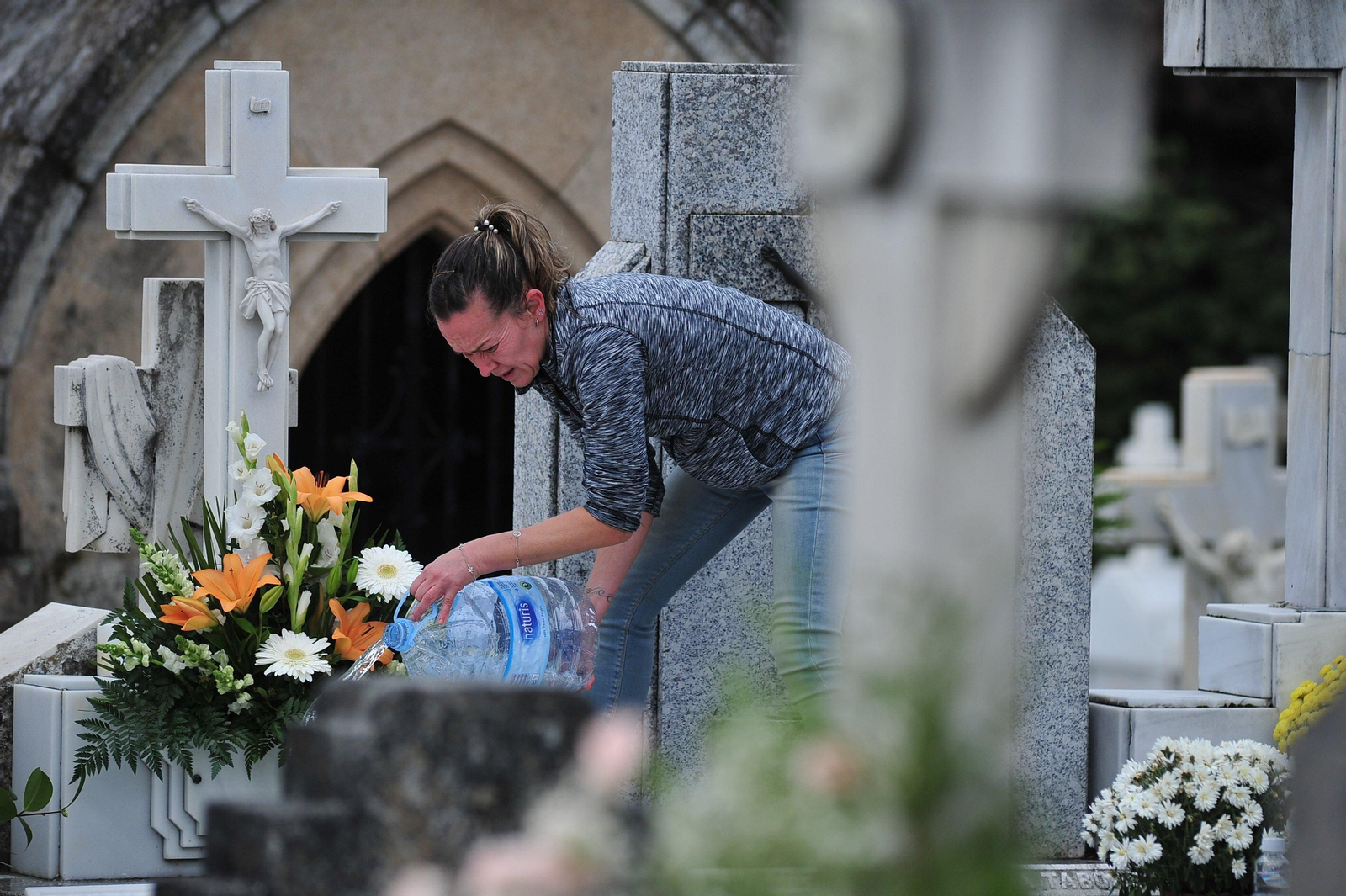 Jornada dominical en el cementerio de San Francisco José Paz