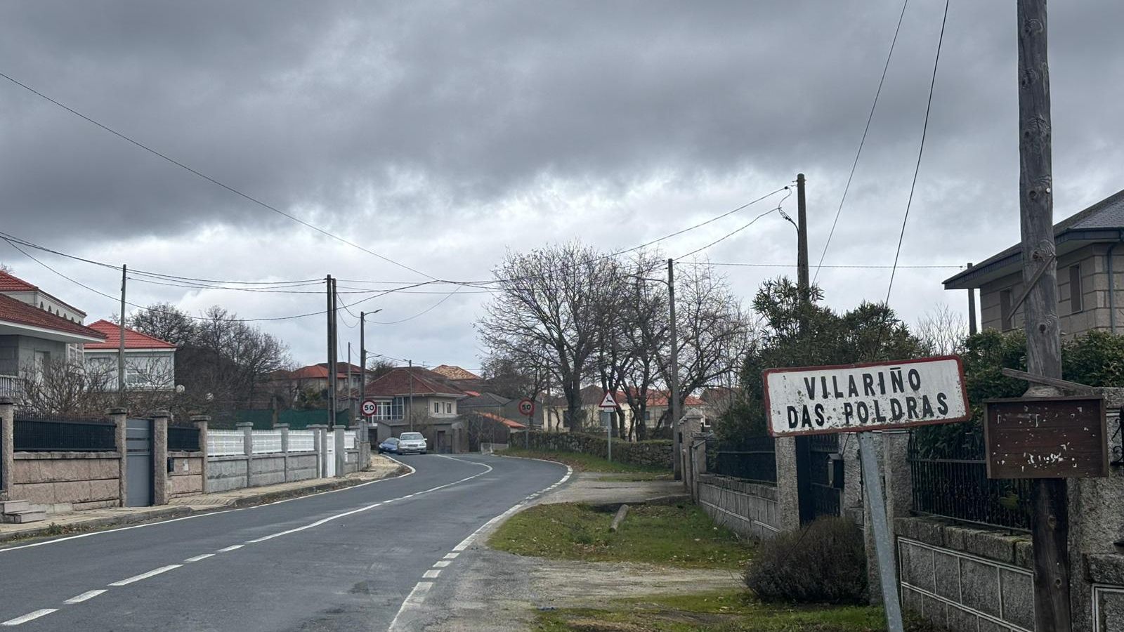 Entrada a Vilariño das Poldras.