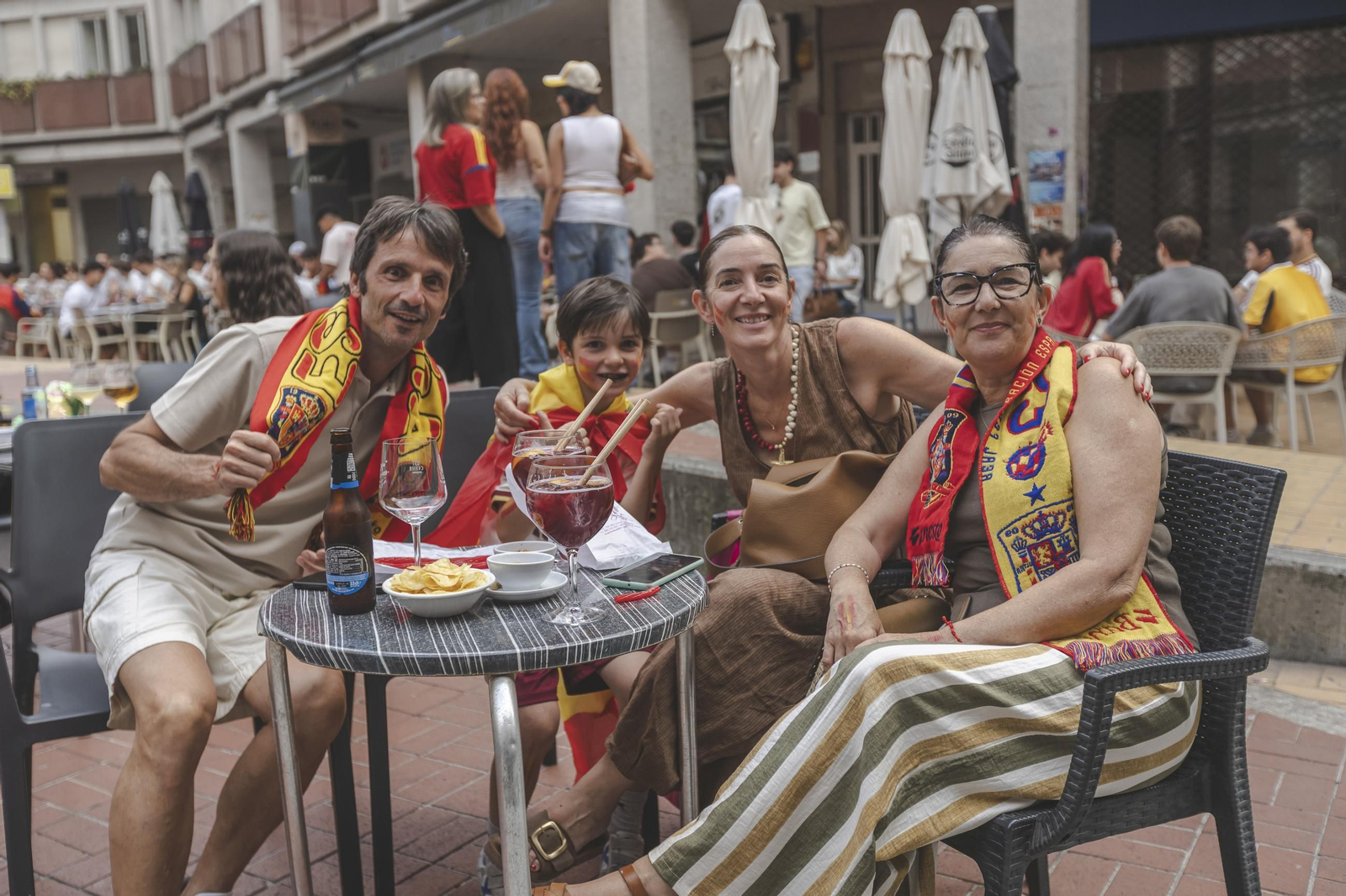 Galería | La ilusión por España tiñe de rojo la provincia de Ourense en la semifinal, en fotos