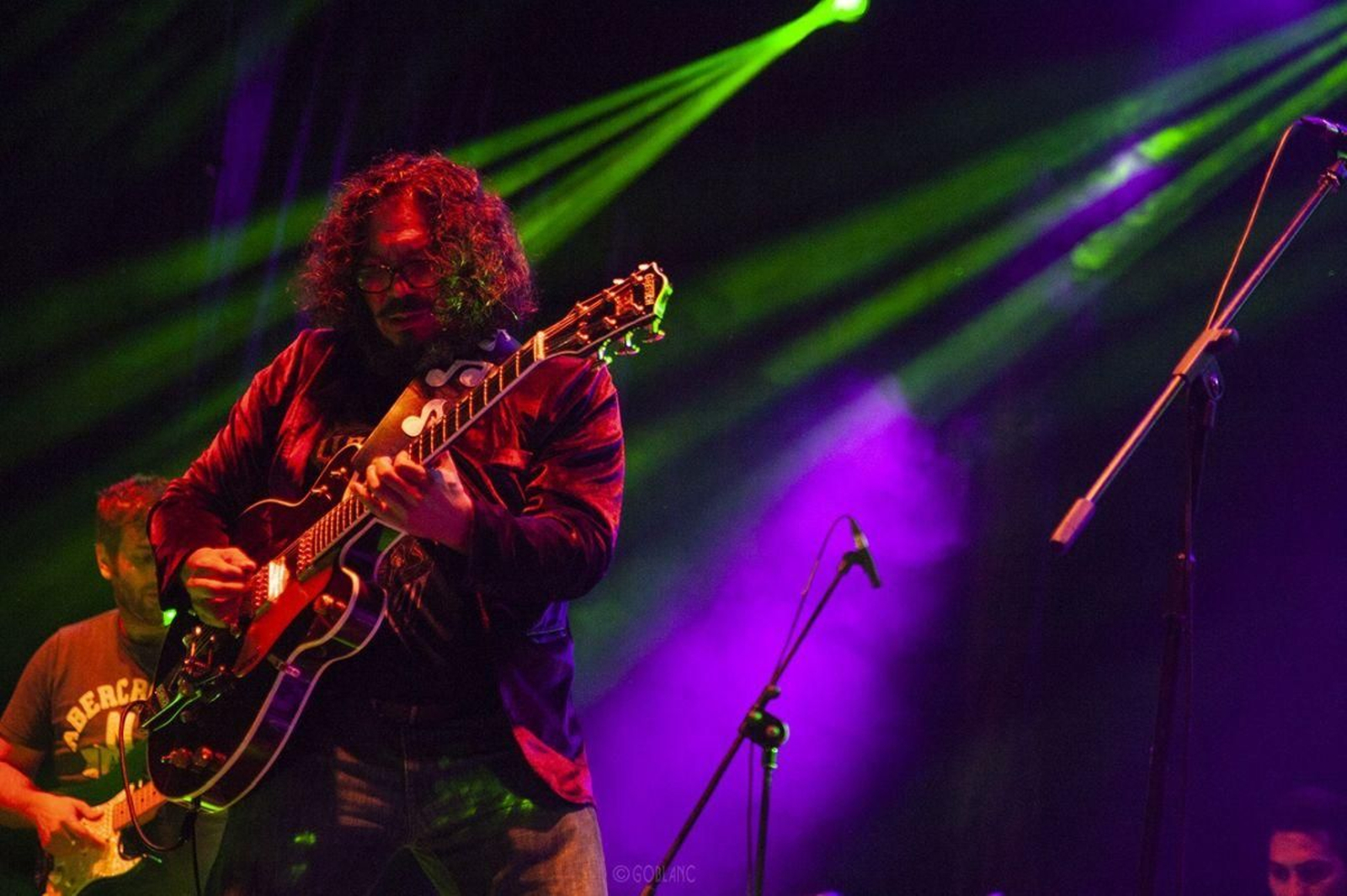 Raimundo Amador, durante un concierto.