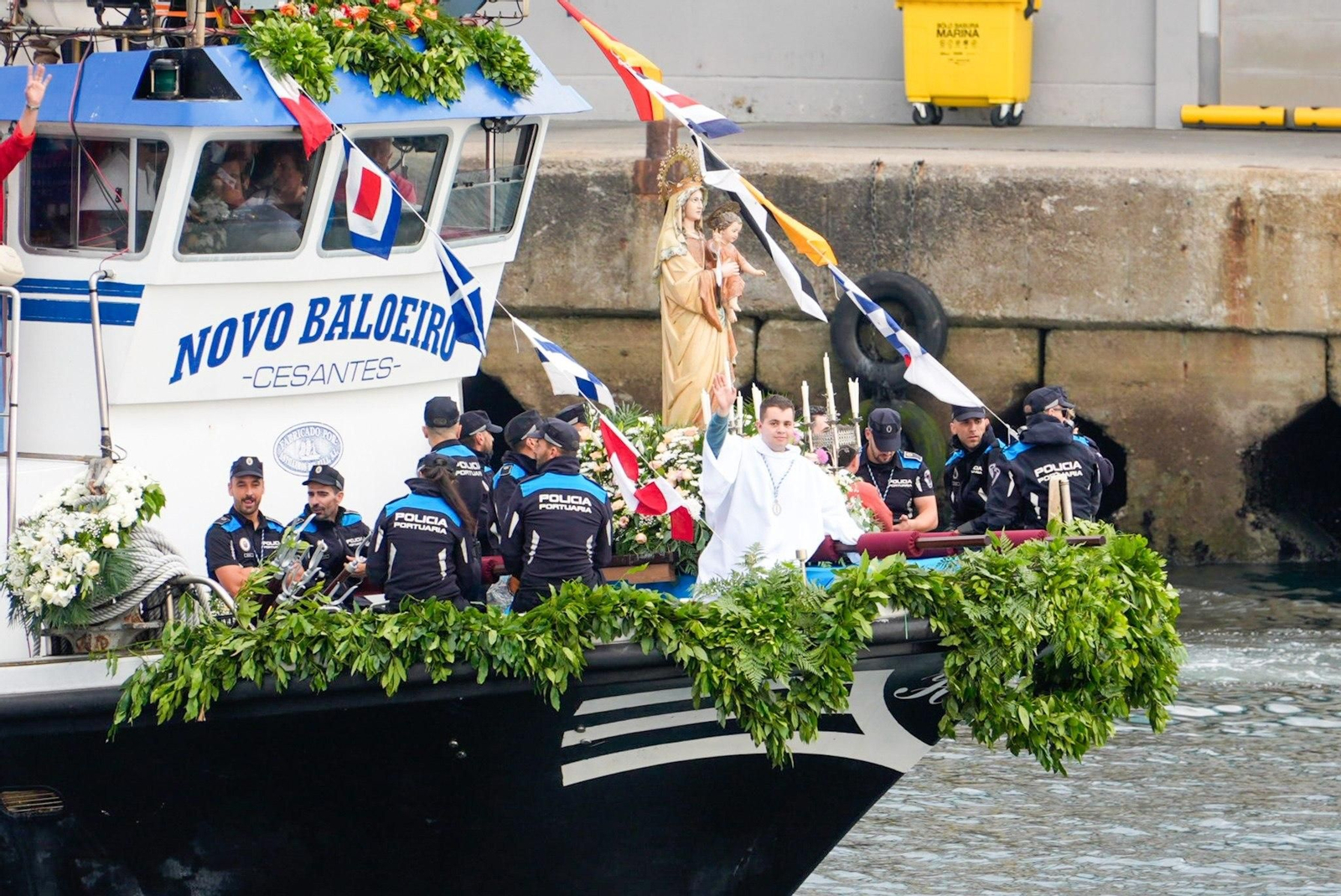 Galería | Vigo rinde homenaje a la Virgen del Carmen por tierra y por mar