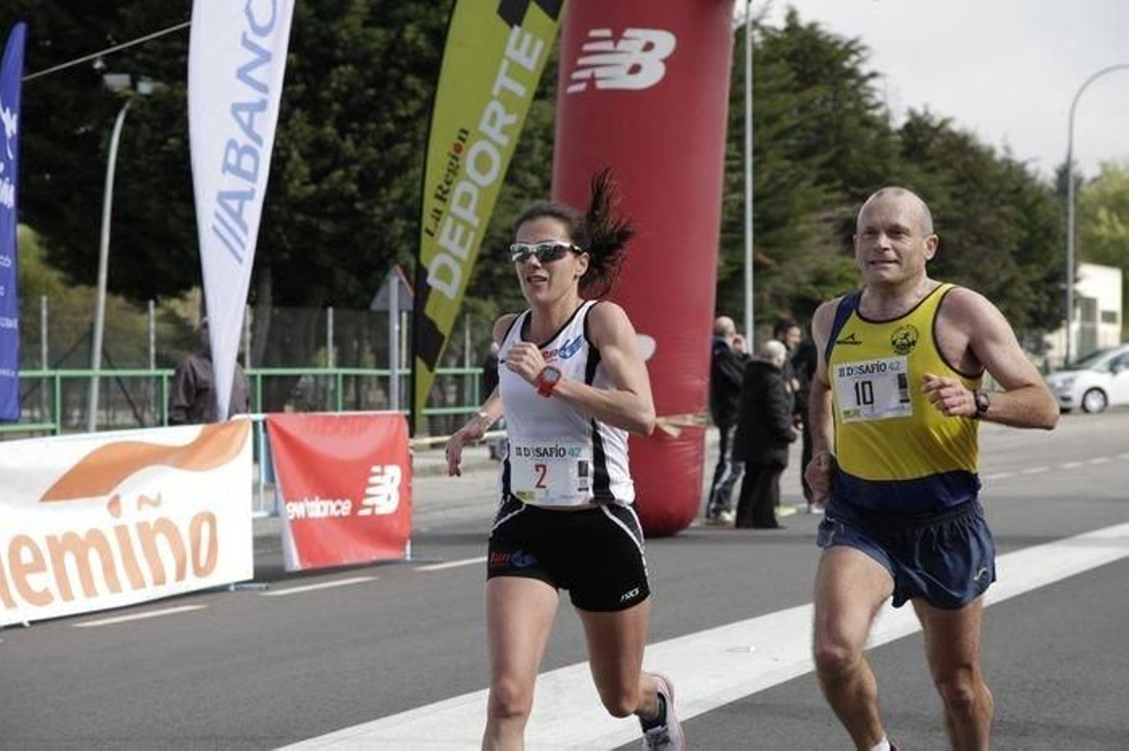 OURENSE. 11.04.2015. XINZO, DESAFIO 42K 2015. SEGUNDA FEMENINA FOTO: MIGUEL ANGEL