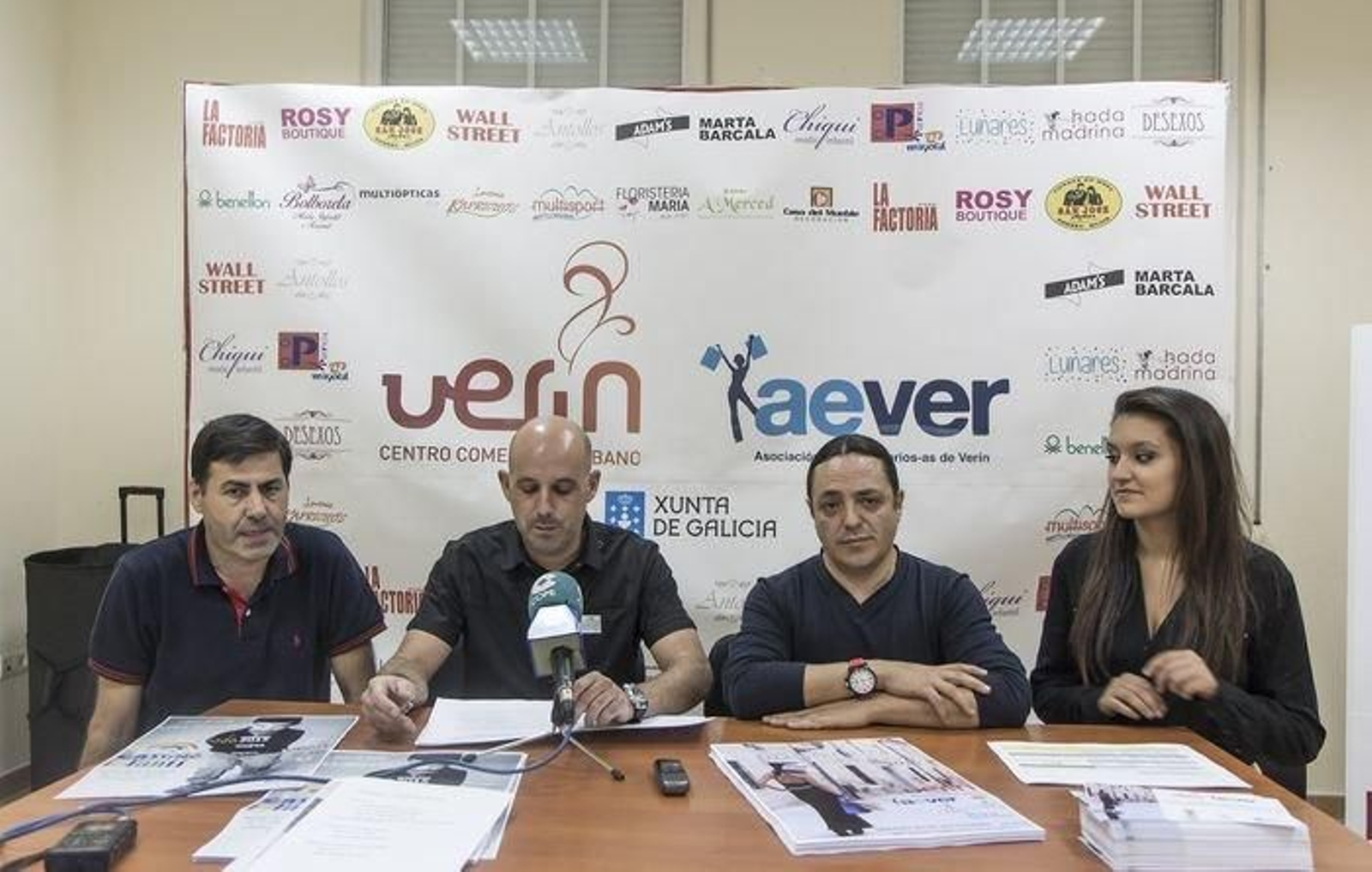 Santos Álvarez, José Ángel Rodicio, Manuel Varela y la modelo verinense Cristina Canaval.