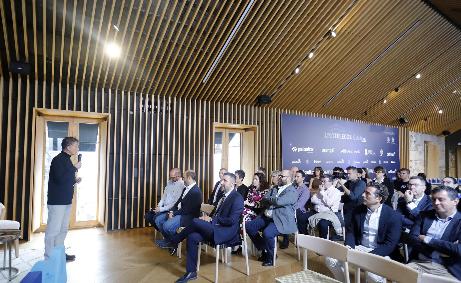 Un instante de la inauguración del ForoTelecos, ayer en el Palacio de la Oliva.