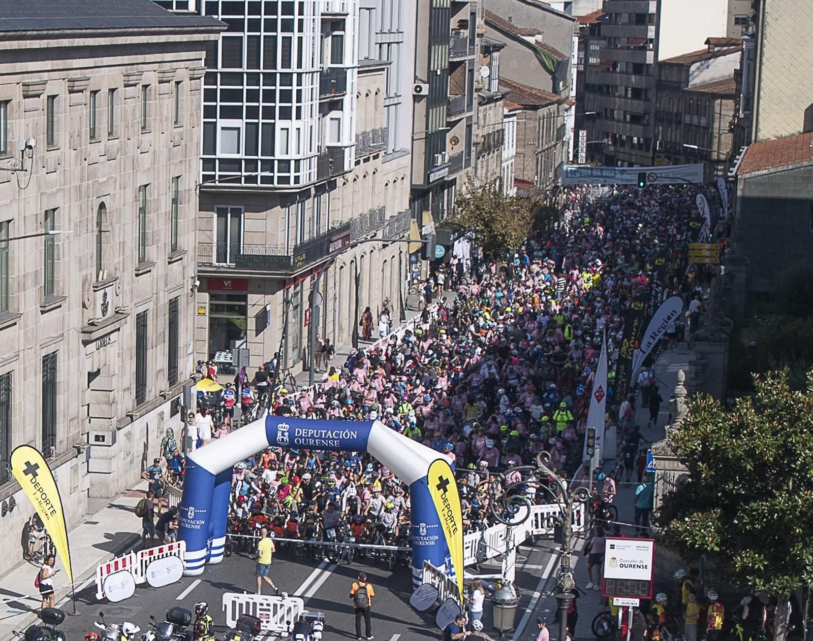 Galería | Ourense disfruta de un Día da Bici con sol, ambiente familiar y regalos