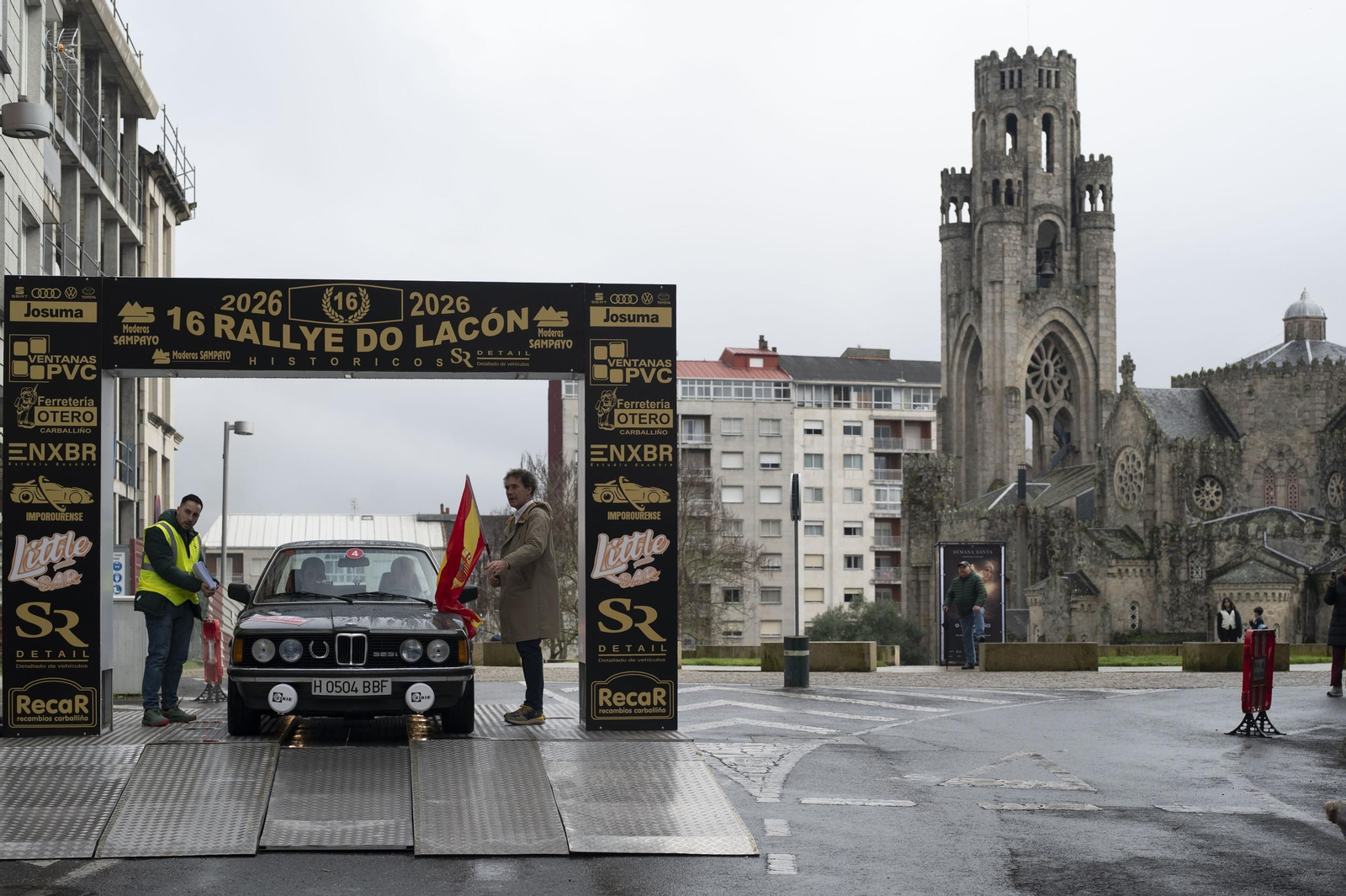 Galería | Los autos históricos disfrutan de una edición más del Rally do Lacón
