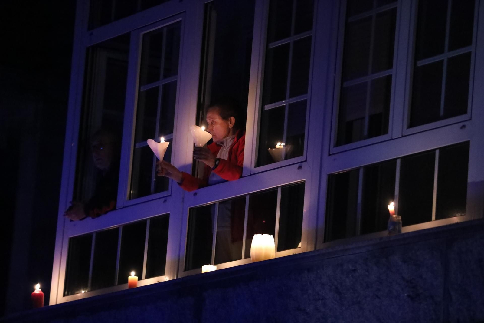 Viacrucis de Protección Civil por las calles de Maceda. José Paz.