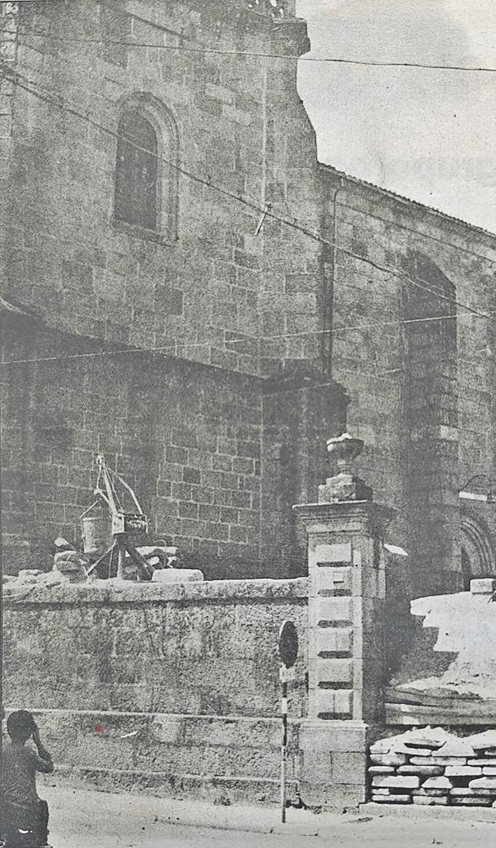 Retraso en las obras de la Santísima Trinidad.