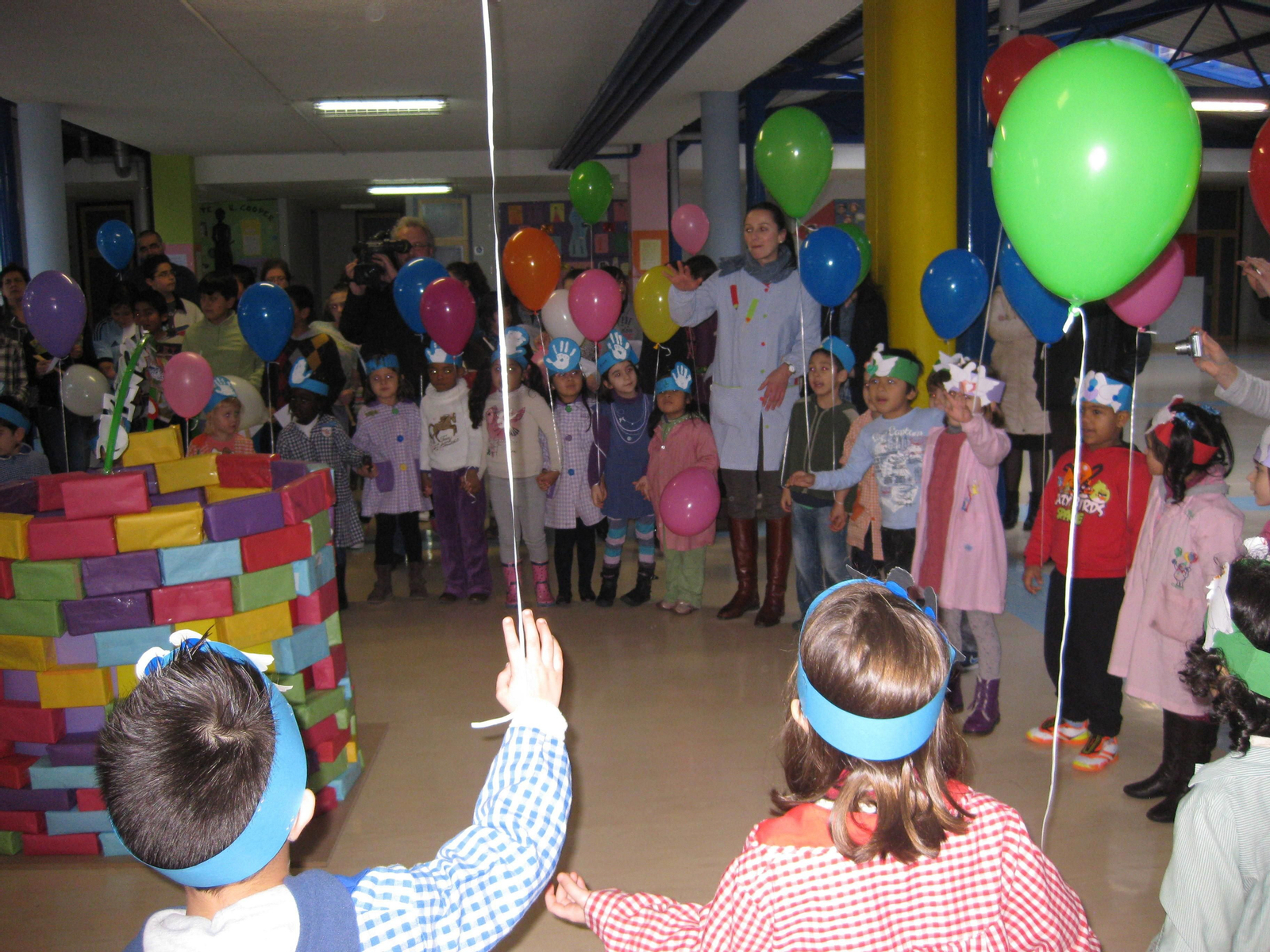Nenos e nenas deben convivir na libertade de acción.
