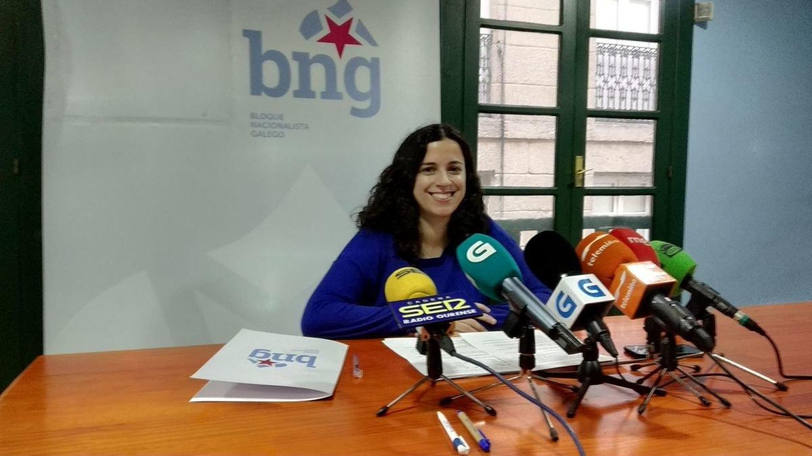 La nacionalista Noa Presas, en el local del BNG.