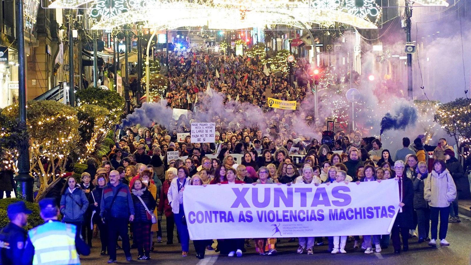Galería | Vigo se une contra la violencia de género en el 25N