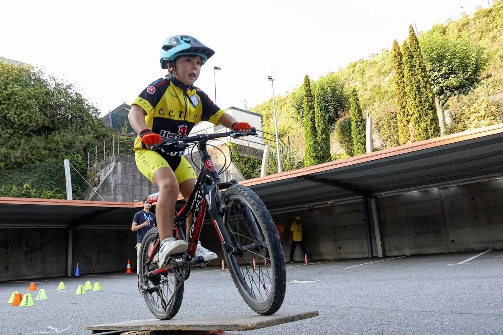 Galería | El Gran Premio Ciclista de Teis madruga para esquivar el calor