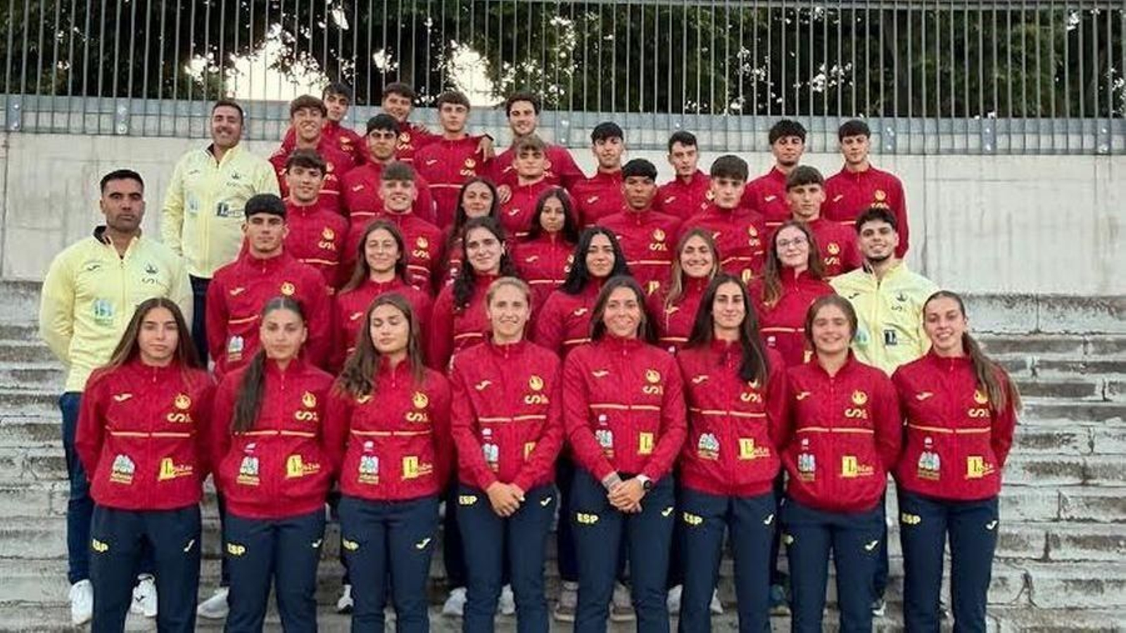 Los representantes gallegos en la expedición española del Europeo.