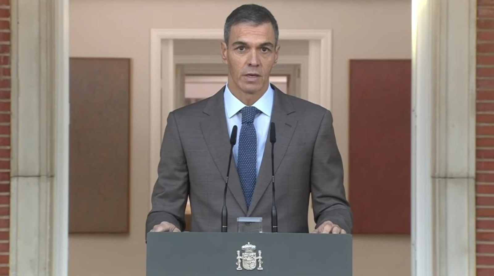 Pedro Sánchez, en la declaración institucional desde La Moncloa este lunes.