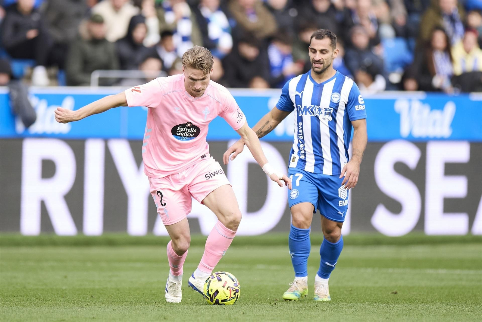 Galería | El partido entre el Alavés y el Celta en Mendizorrotza