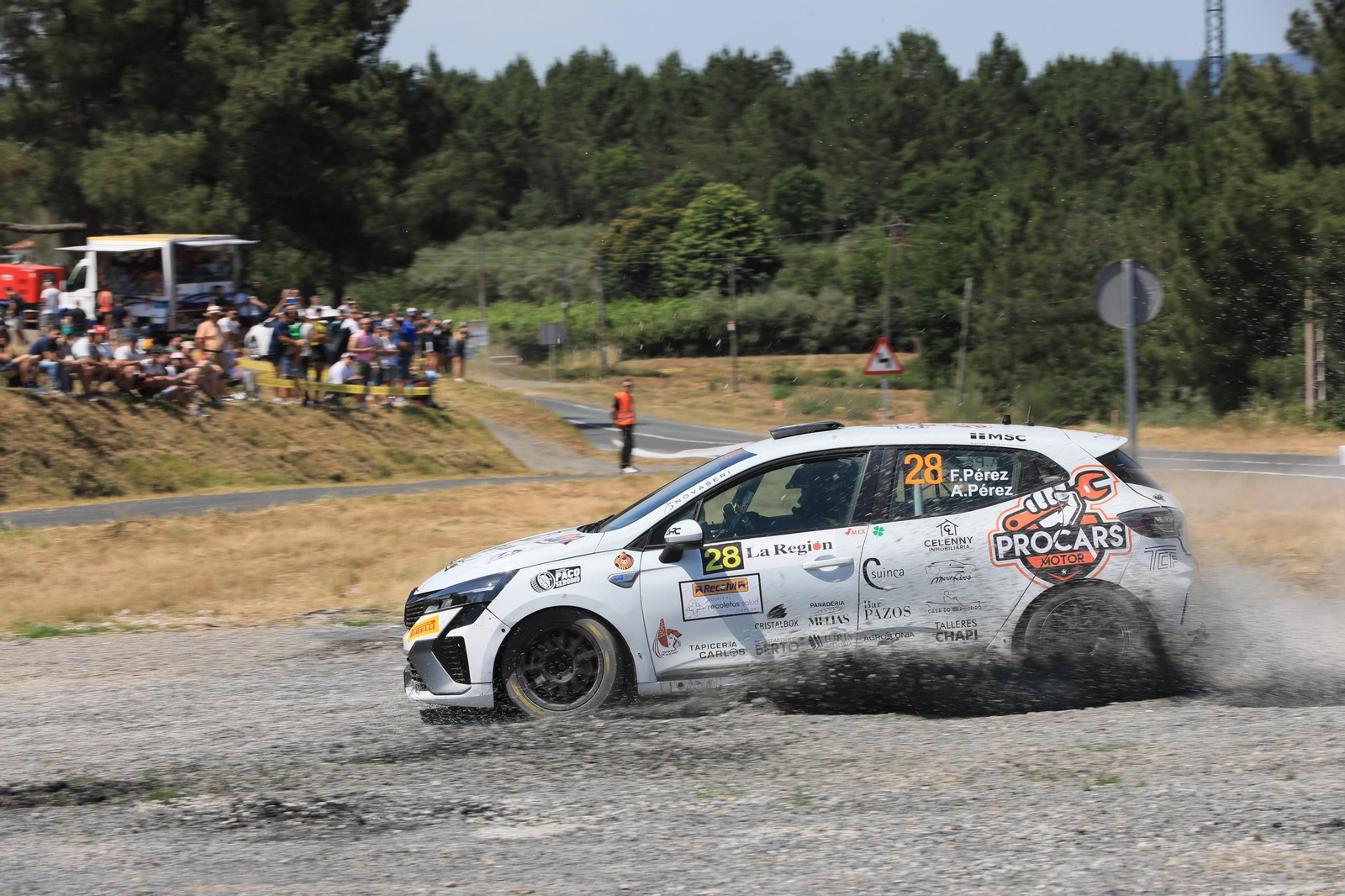 Galería | El público disfruta del Rally de Ourense en el tramo Cartelle-Toén, en fotos