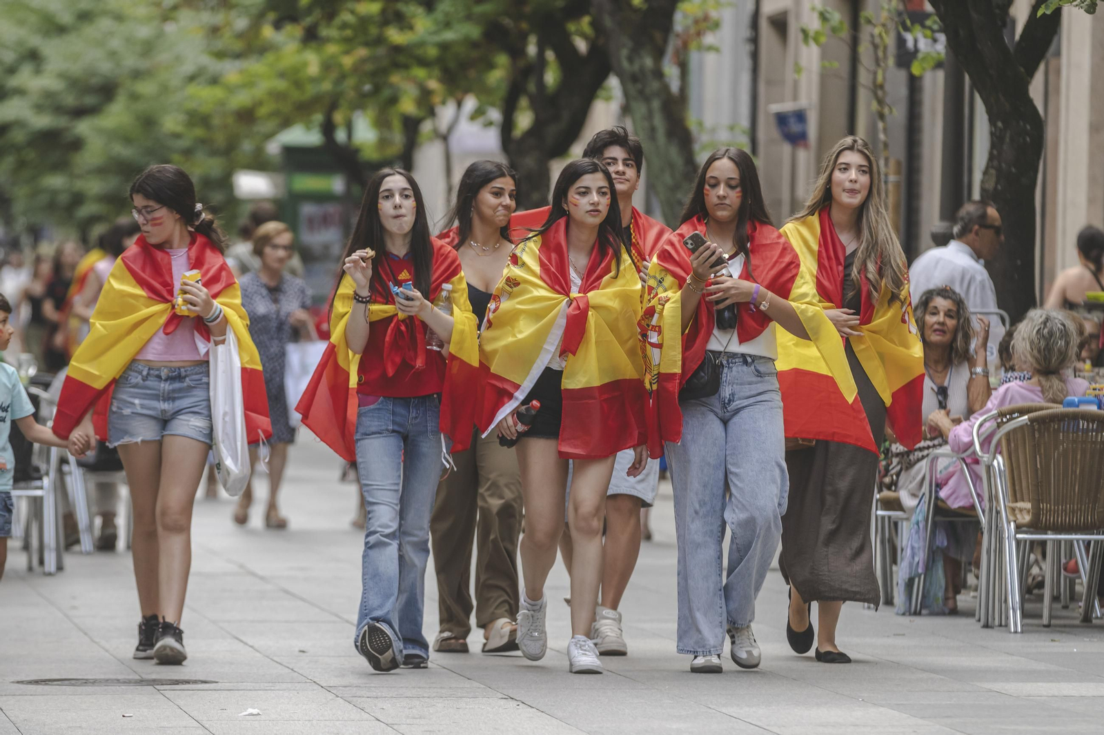 Galería | La ilusión por España tiñe de rojo la provincia de Ourense en la semifinal, en fotos
