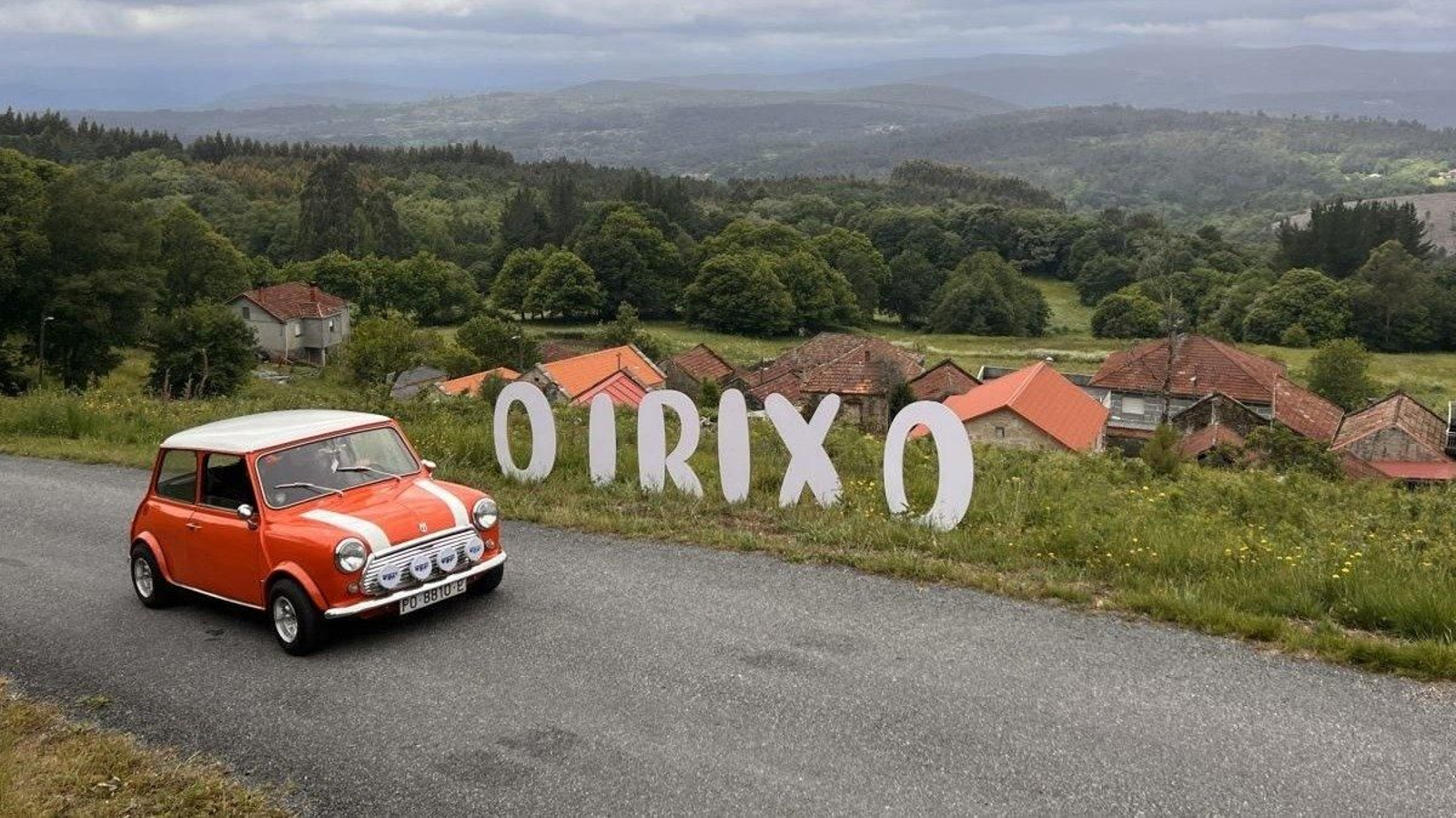 Mini cooper 1.300 de 1974 en la “Xuntanza de Clásicos” de O Irixo.
