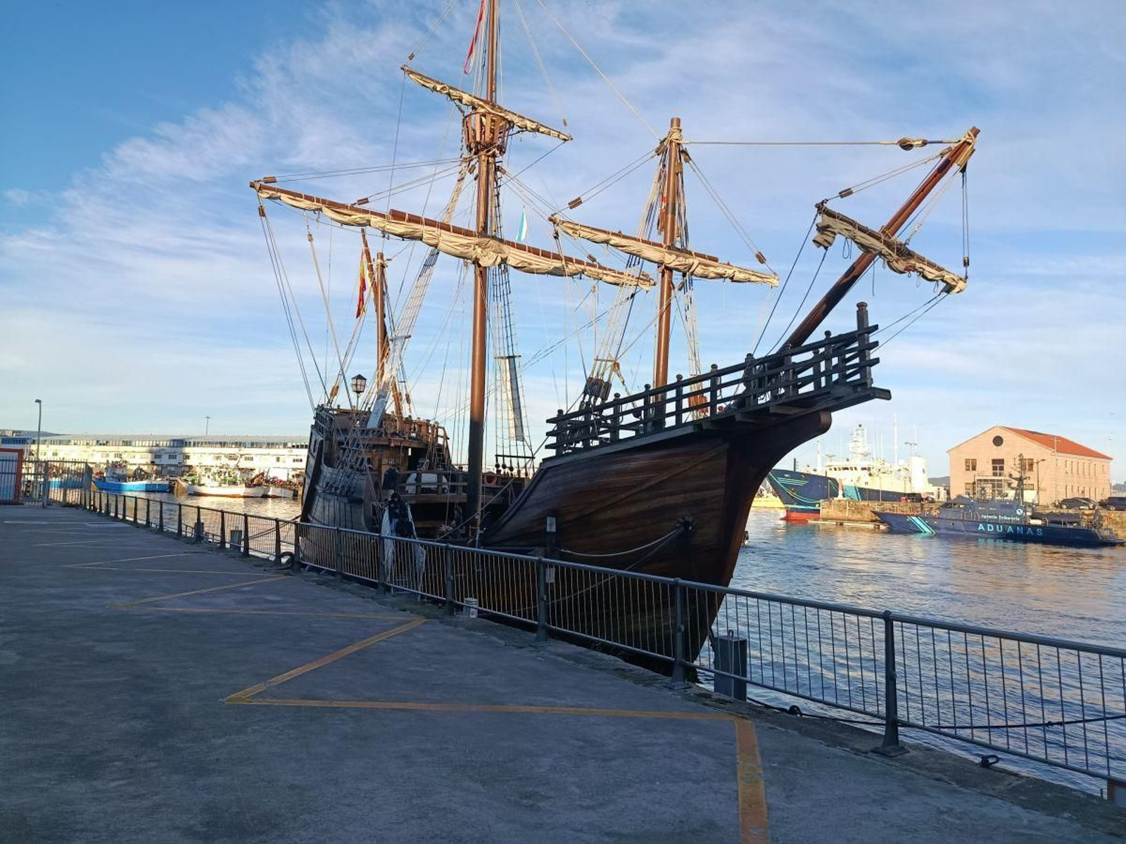 Vigo recibe a la “joya” con la que Colón conquistó los mares