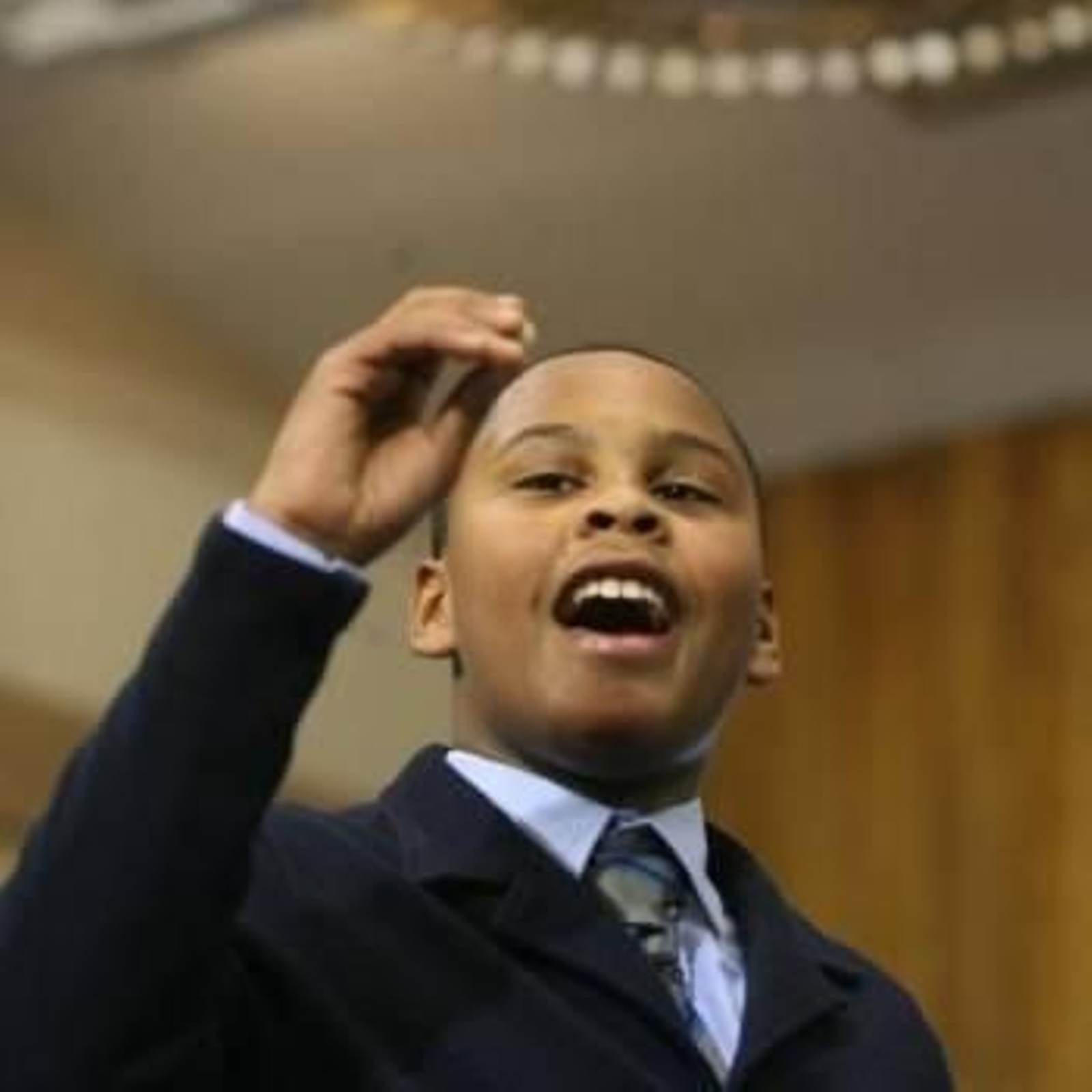 Un niño de San Ildefonso, durante un sorteo. (Foto: Archivo)