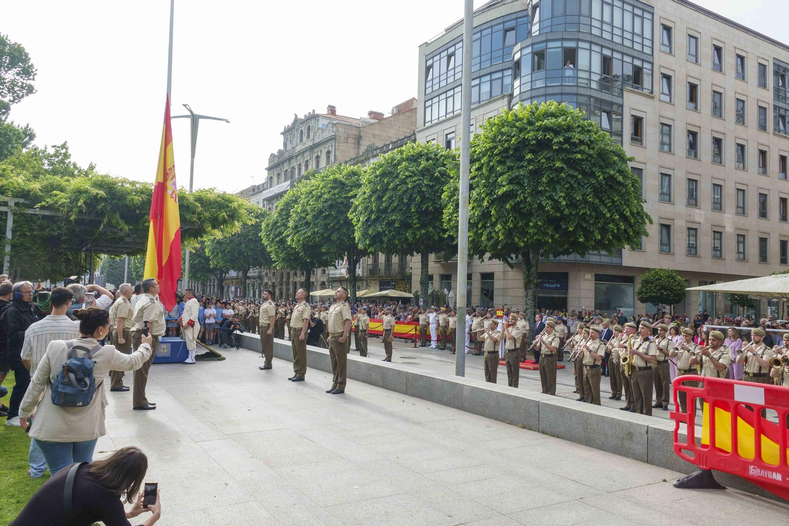 Galería | Comienza la programación del Día de las Fuerzas Armadas en Vigo