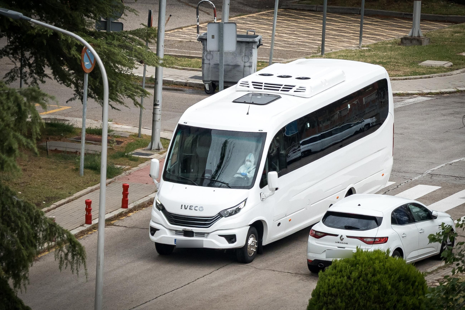Fotogalería | Evacuación del crucero del brote de hantavirus y el traslado al Gómez Ulla en Madrid, en imágenes