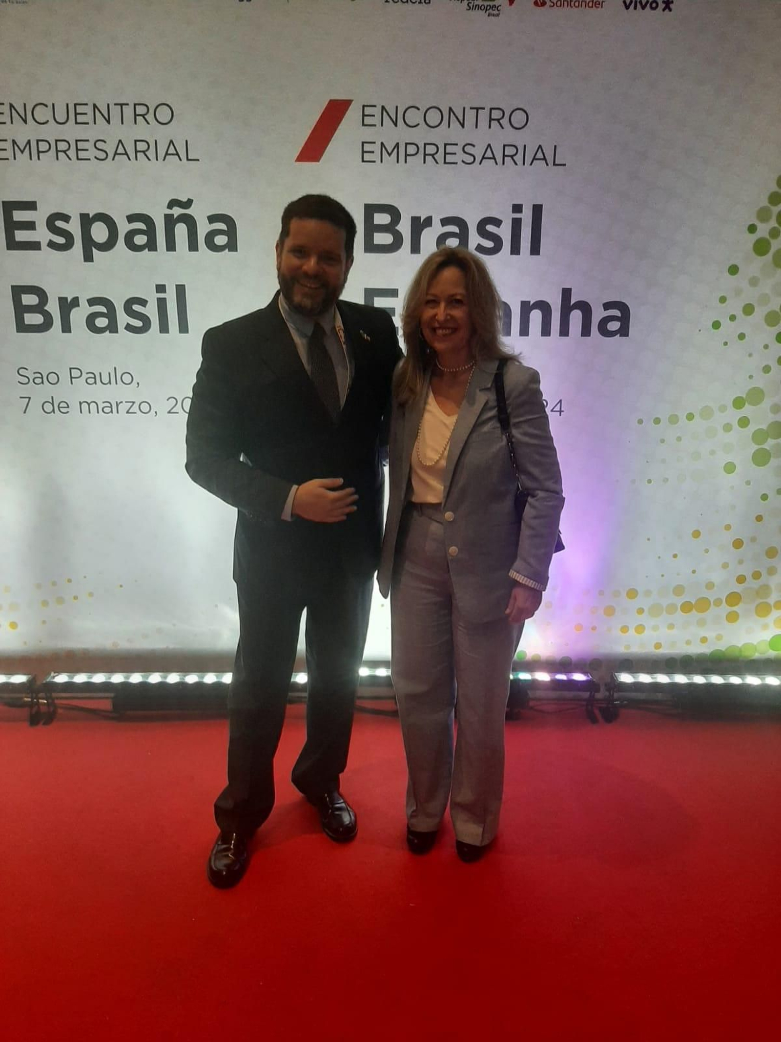 Felipe Pousada Prado con la presidenta de la Cámara de Comercio Brasil-España, de Madrid, Trinidad Jiménez