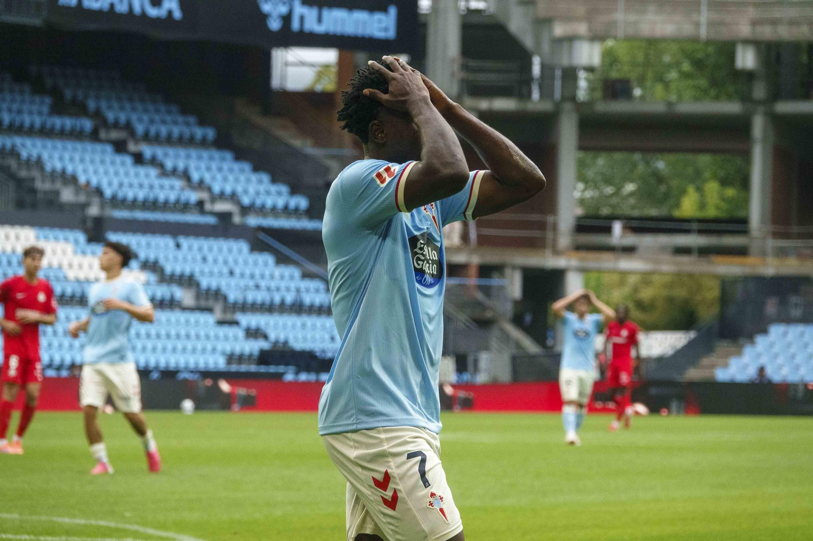 Galería | El Celta Fortuna se estrena como local en Segunda División